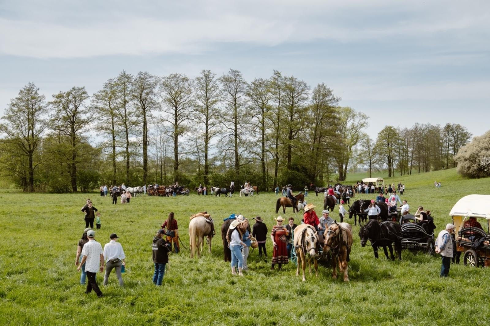 Zdjęcie w galerii na portalu naszraciborz.pl: Tradycyjna pietrowicka procesja wielkanocna na bis. Pielęgnowanie ducha i historii wiadomości z regionu