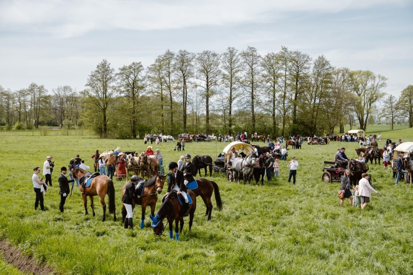 Zdjęcie w galerii na portalu naszraciborz.pl: Tradycyjna pietrowicka procesja wielkanocna na bis. Pielęgnowanie ducha i historii wiadomości z regionu