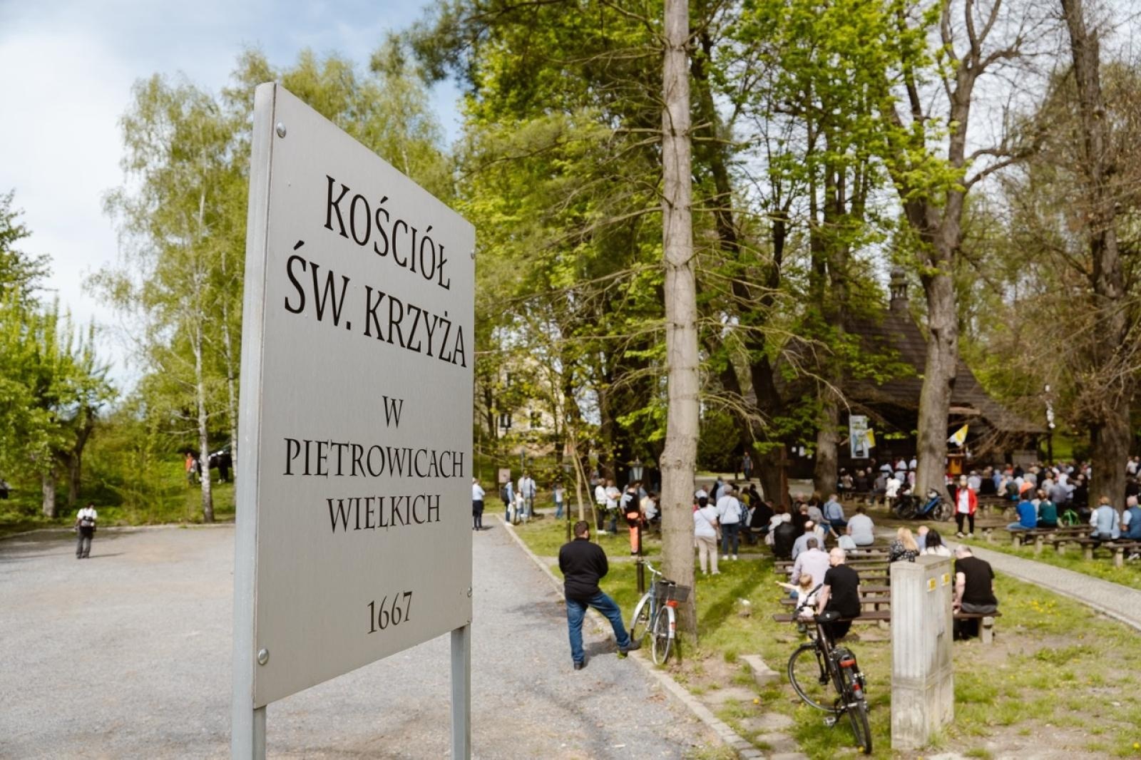 Zdjęcie w galerii na portalu naszraciborz.pl: Tradycyjna pietrowicka procesja wielkanocna na bis. Pielęgnowanie ducha i historii wiadomości z regionu