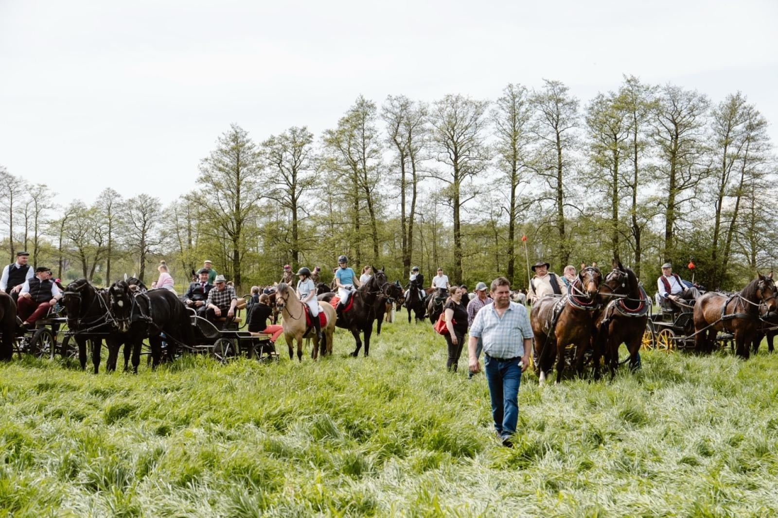 Zdjęcie w galerii na portalu naszraciborz.pl: Tradycyjna pietrowicka procesja wielkanocna na bis. Pielęgnowanie ducha i historii wiadomości z regionu