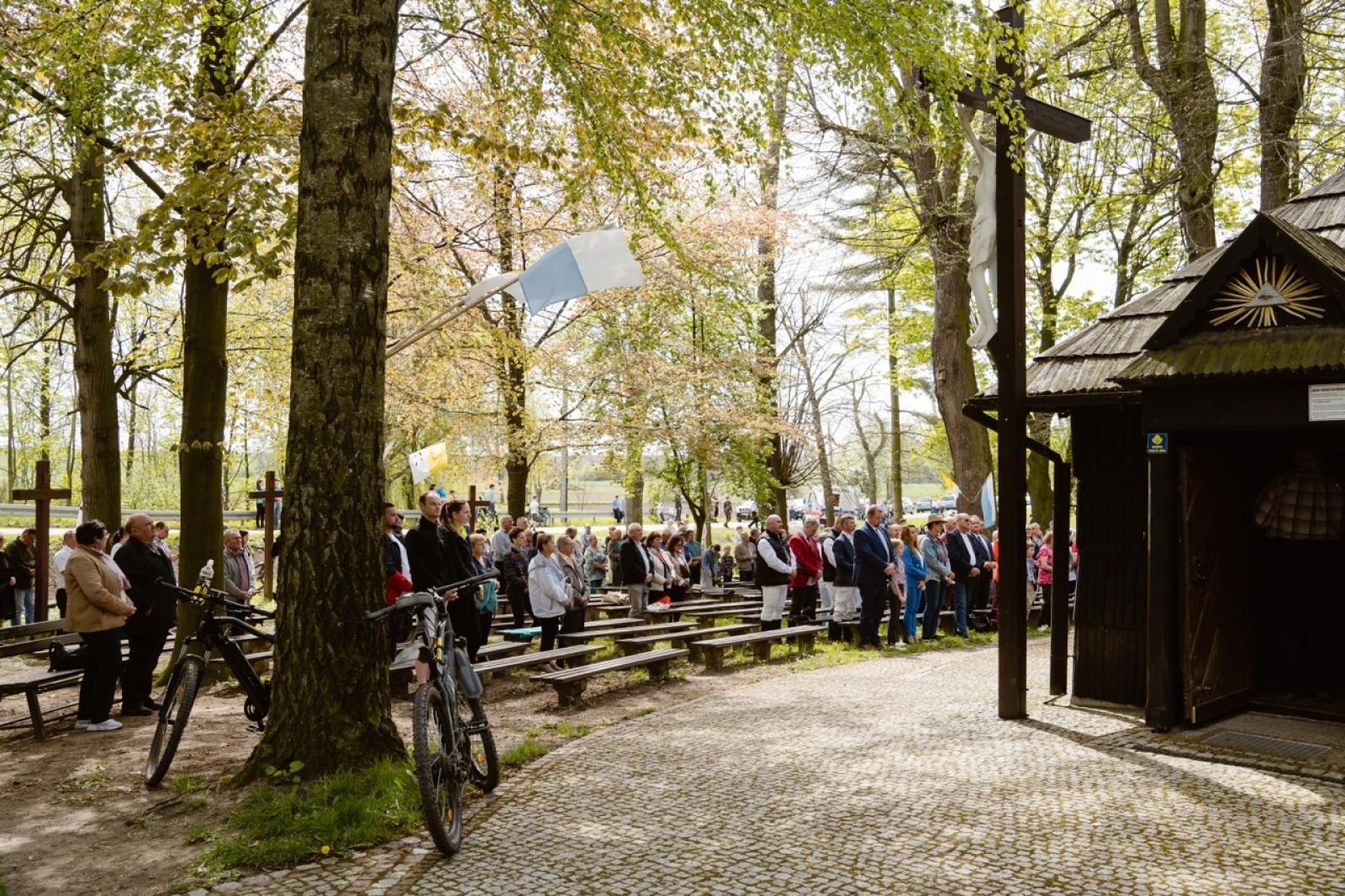 Zdjęcie w galerii na portalu naszraciborz.pl: Tradycyjna pietrowicka procesja wielkanocna na bis. Pielęgnowanie ducha i historii wiadomości z regionu