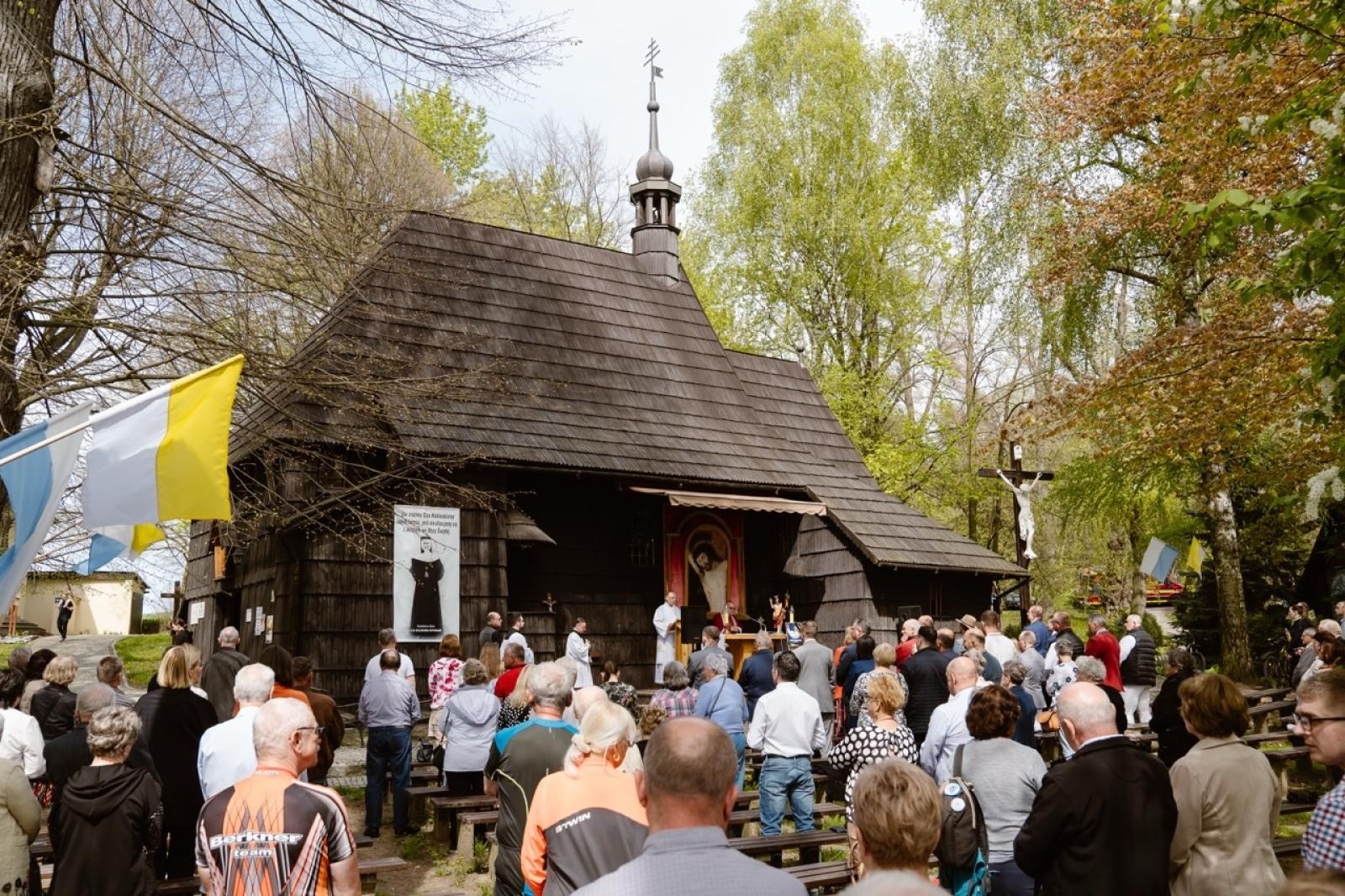 Zdjęcie w galerii na portalu naszraciborz.pl: Tradycyjna pietrowicka procesja wielkanocna na bis. Pielęgnowanie ducha i historii wiadomości z regionu