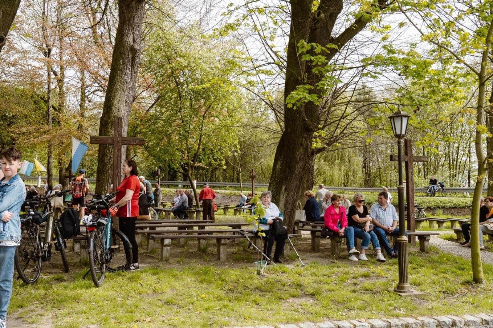 Zdjęcie w galerii na portalu naszraciborz.pl: Tradycyjna pietrowicka procesja wielkanocna na bis. Pielęgnowanie ducha i historii wiadomości z regionu