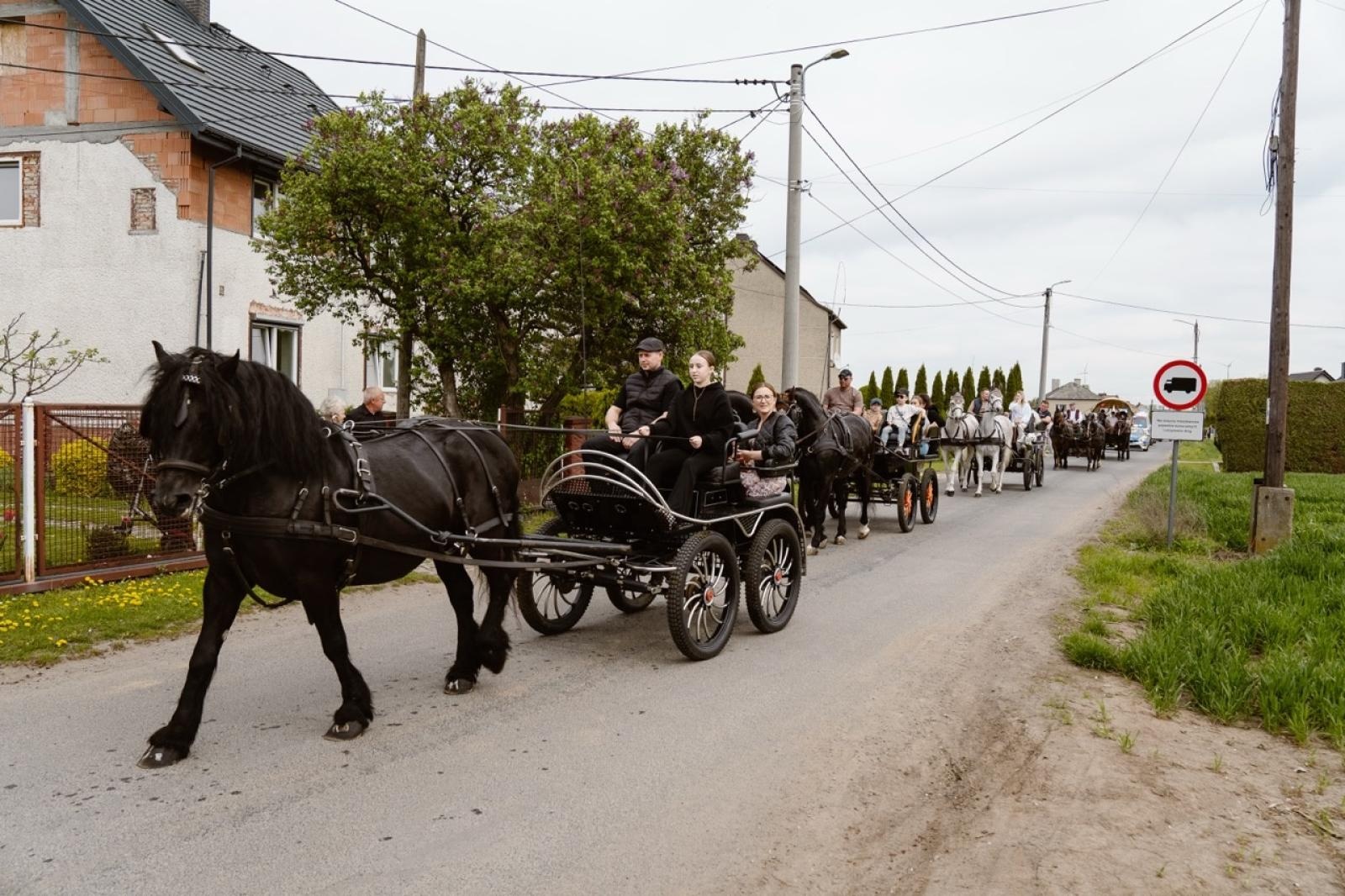 Zdjęcie w galerii na portalu naszraciborz.pl: Tradycyjna pietrowicka procesja wielkanocna na bis. Pielęgnowanie ducha i historii wiadomości z regionu