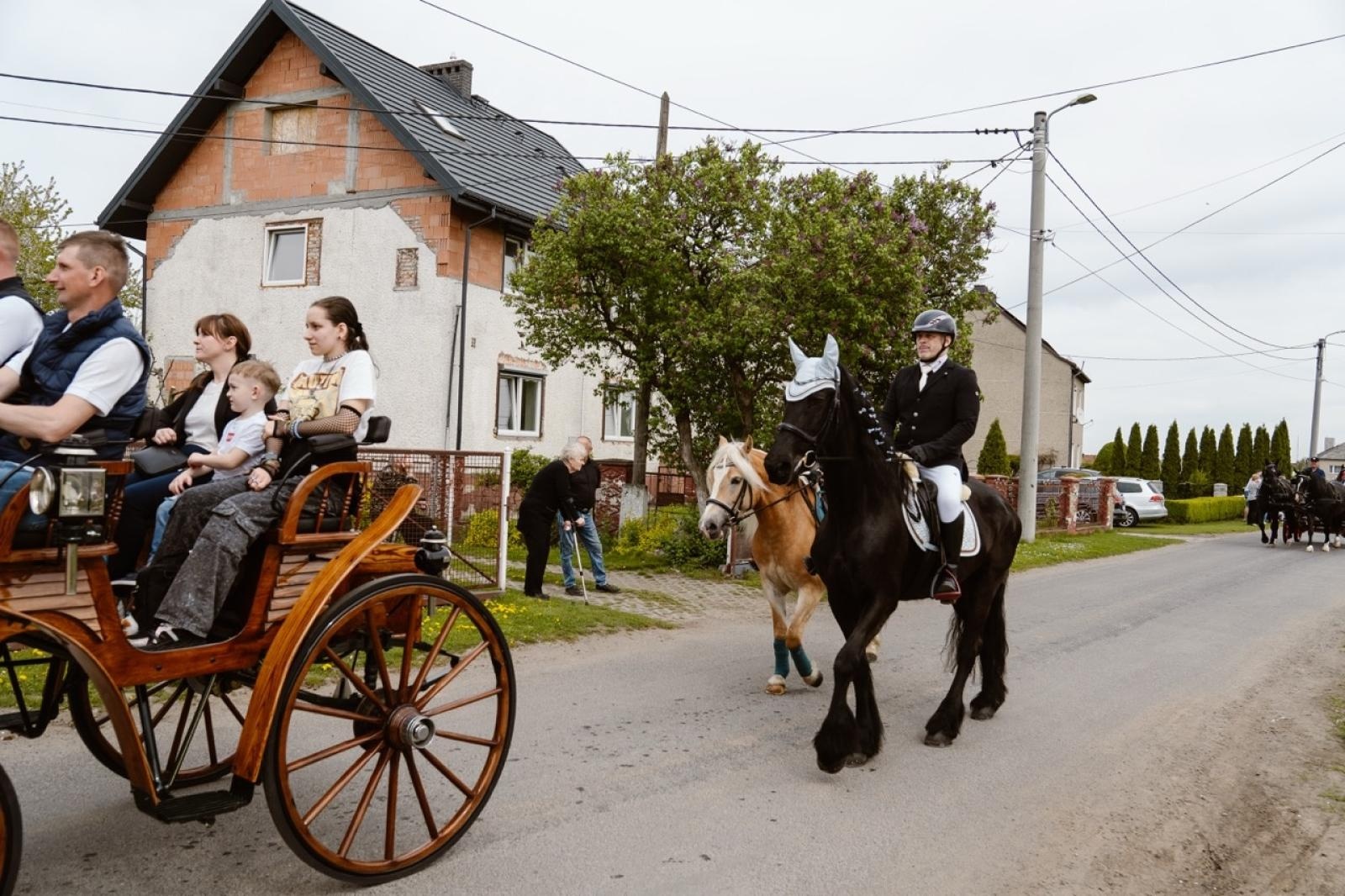 Zdjęcie w galerii na portalu naszraciborz.pl: Tradycyjna pietrowicka procesja wielkanocna na bis. Pielęgnowanie ducha i historii wiadomości z regionu
