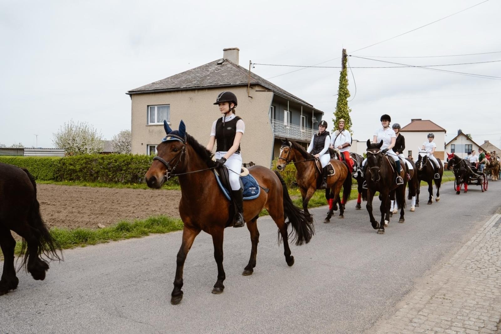 Zdjęcie w galerii na portalu naszraciborz.pl: Tradycyjna pietrowicka procesja wielkanocna na bis. Pielęgnowanie ducha i historii wiadomości z regionu
