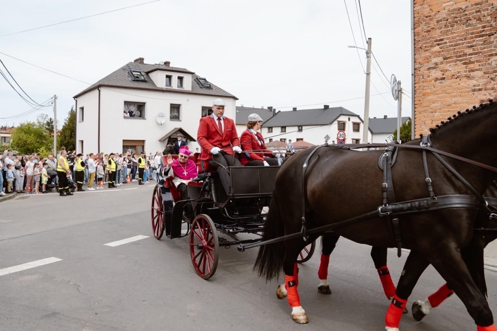 Zdjęcie w galerii na portalu naszraciborz.pl: Tradycyjna pietrowicka procesja wielkanocna na bis. Pielęgnowanie ducha i historii wiadomości z regionu