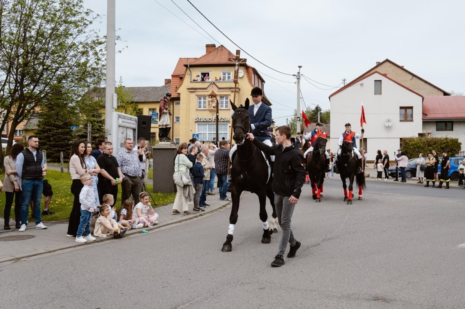 Zdjęcie w galerii na portalu naszraciborz.pl: Tradycyjna pietrowicka procesja wielkanocna na bis. Pielęgnowanie ducha i historii wiadomości z regionu