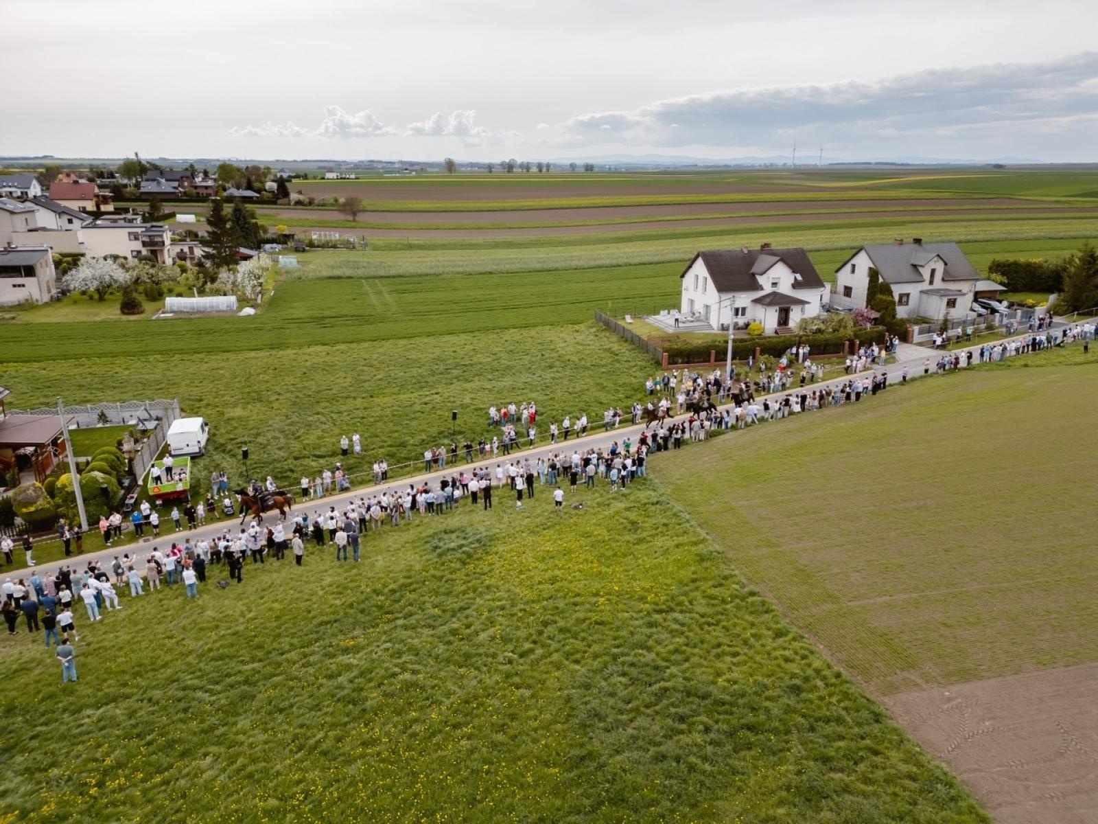 Zdjęcie w galerii na portalu naszraciborz.pl: Tradycyjna pietrowicka procesja wielkanocna na bis. Pielęgnowanie ducha i historii wiadomości z regionu
