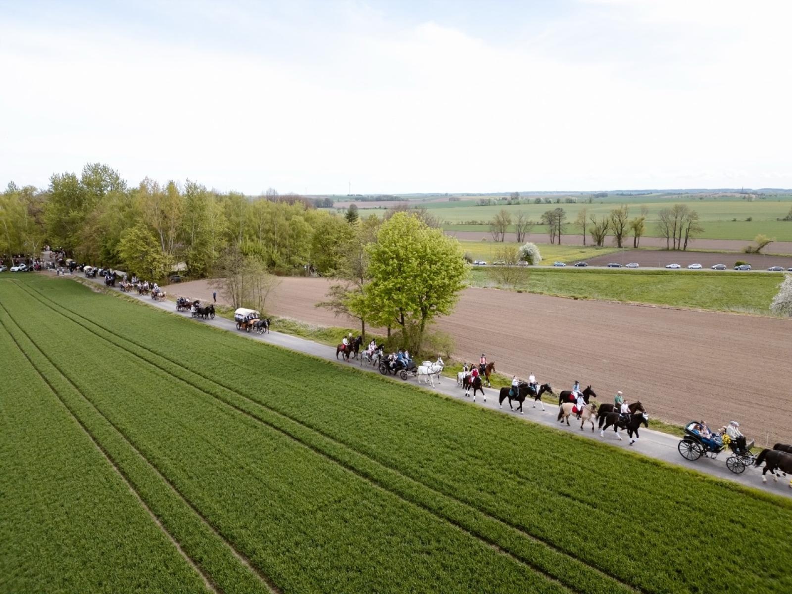 Zdjęcie w galerii na portalu naszraciborz.pl: Tradycyjna pietrowicka procesja wielkanocna na bis. Pielęgnowanie ducha i historii wiadomości z regionu