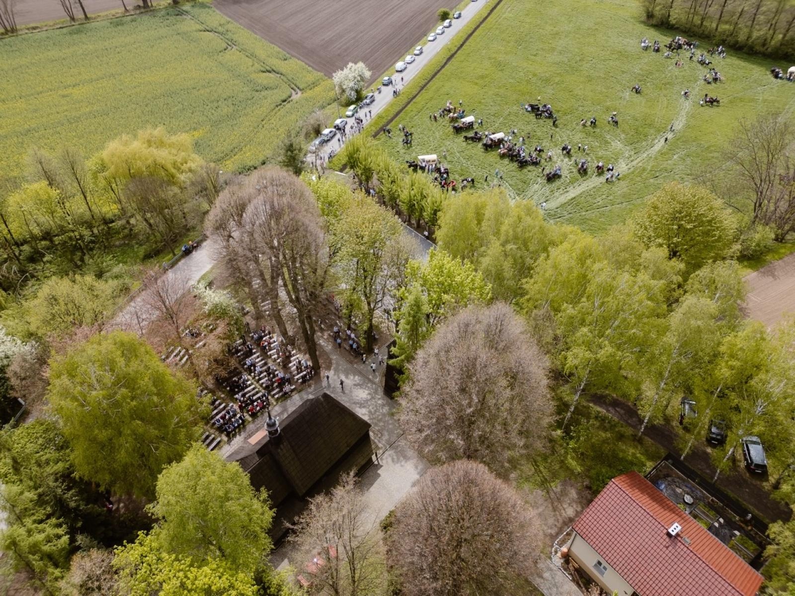 Zdjęcie w galerii na portalu naszraciborz.pl: Tradycyjna pietrowicka procesja wielkanocna na bis. Pielęgnowanie ducha i historii wiadomości z regionu