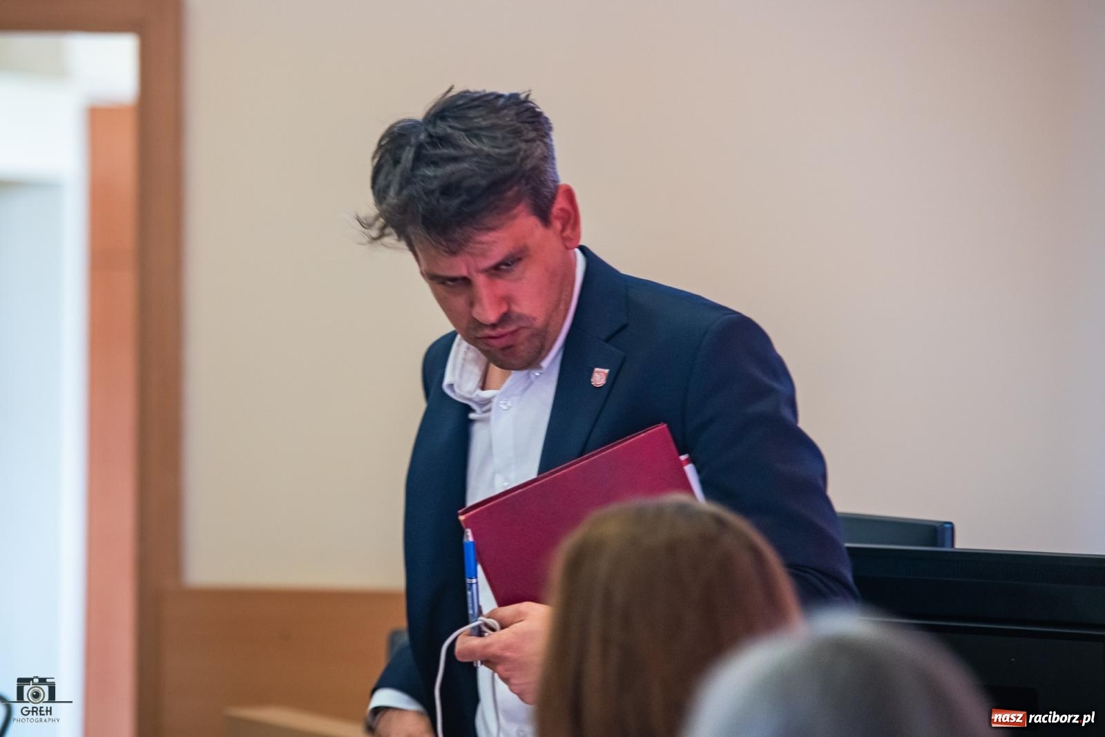 Zdjęcie w galerii na portalu naszraciborz.pl: Kto zagląda do Stacji Młodych i witraże w Markowicach – migawki z komisji oświaty wiadomości z regionu