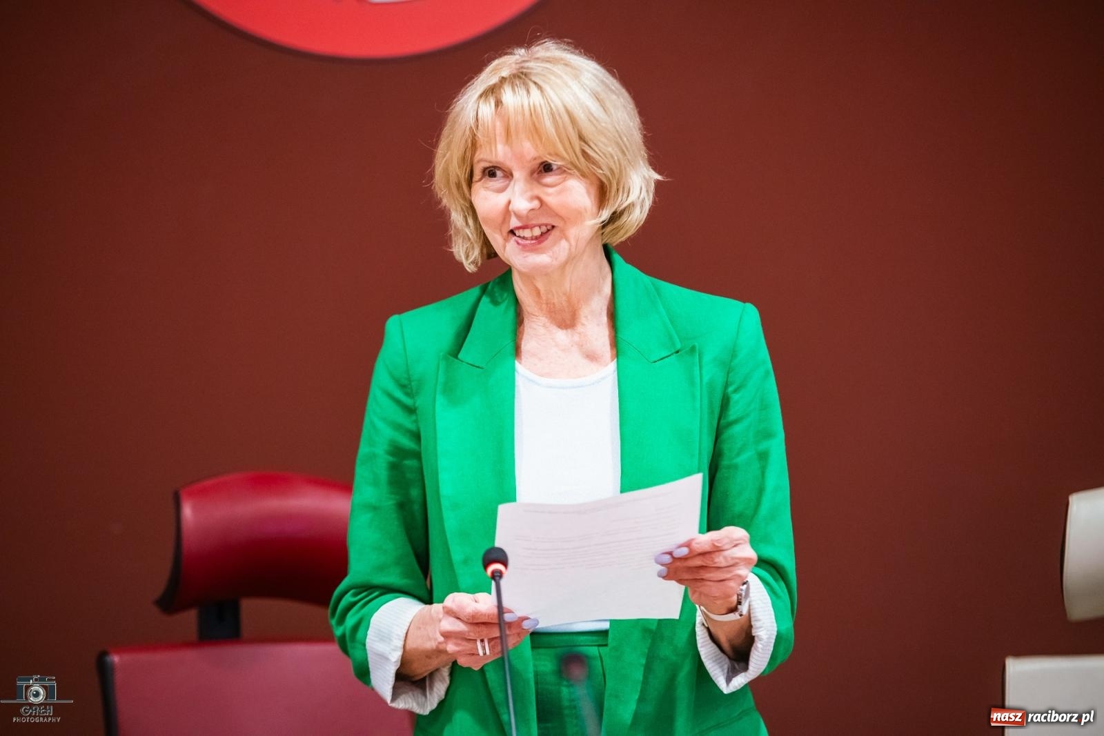 Zdjęcie w galerii na portalu naszraciborz.pl: Kto zagląda do Stacji Młodych i witraże w Markowicach – migawki z komisji oświaty wiadomości z regionu