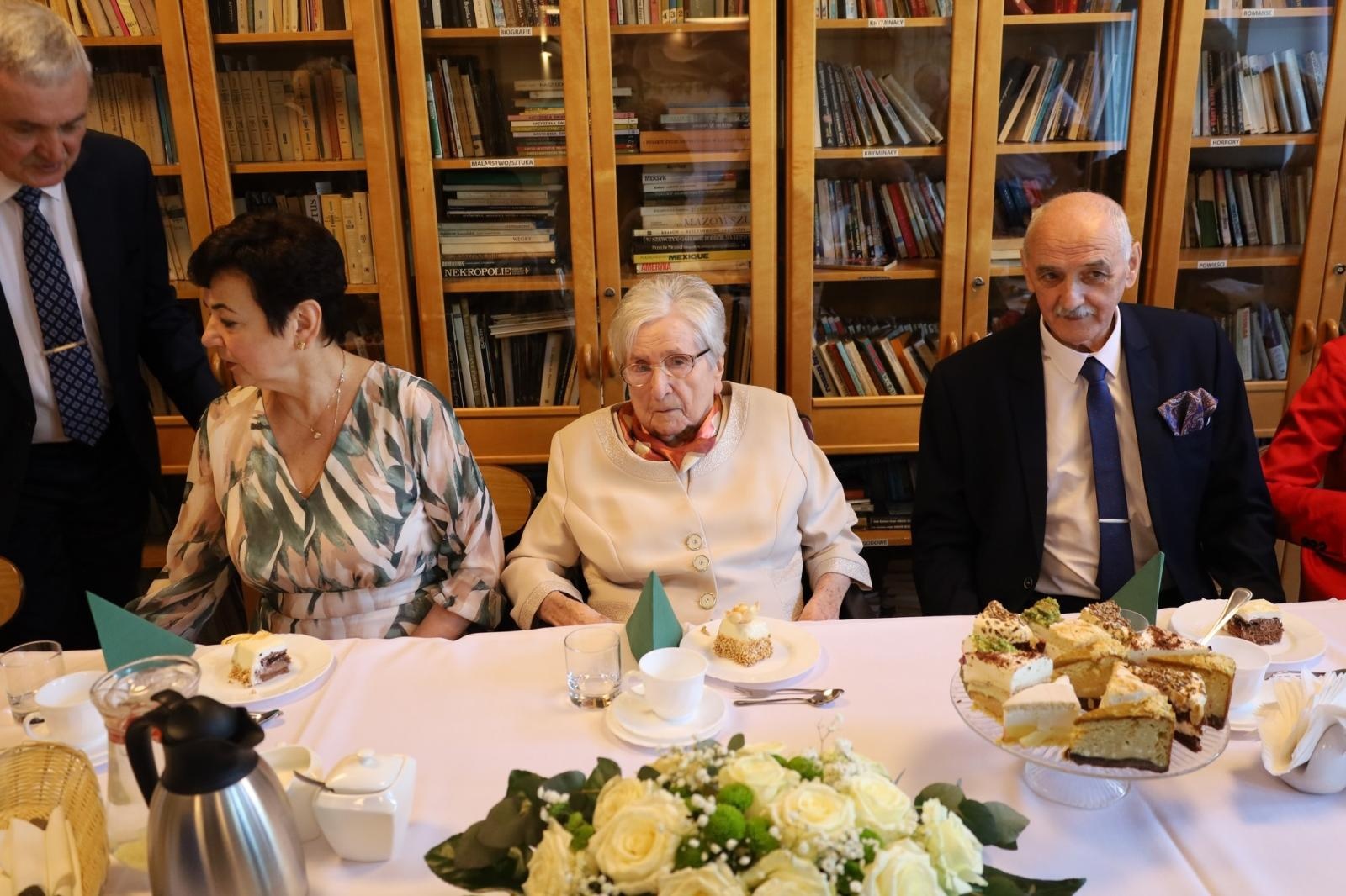 Zdjęcie w galerii na portalu naszraciborz.pl: W Złotej Jesieni świętowano setne urodziny Anieli Korniak wiadomości z regionu