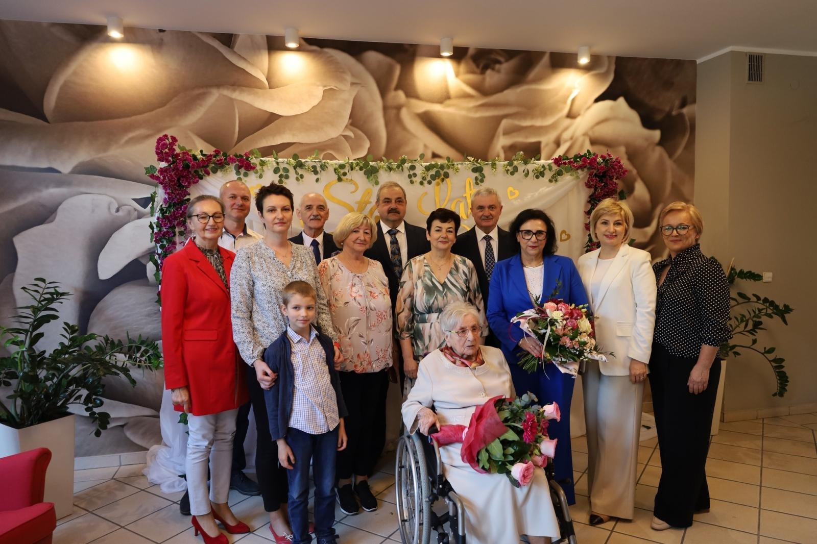 Zdjęcie w galerii na portalu naszraciborz.pl: W Złotej Jesieni świętowano setne urodziny Anieli Korniak wiadomości z regionu