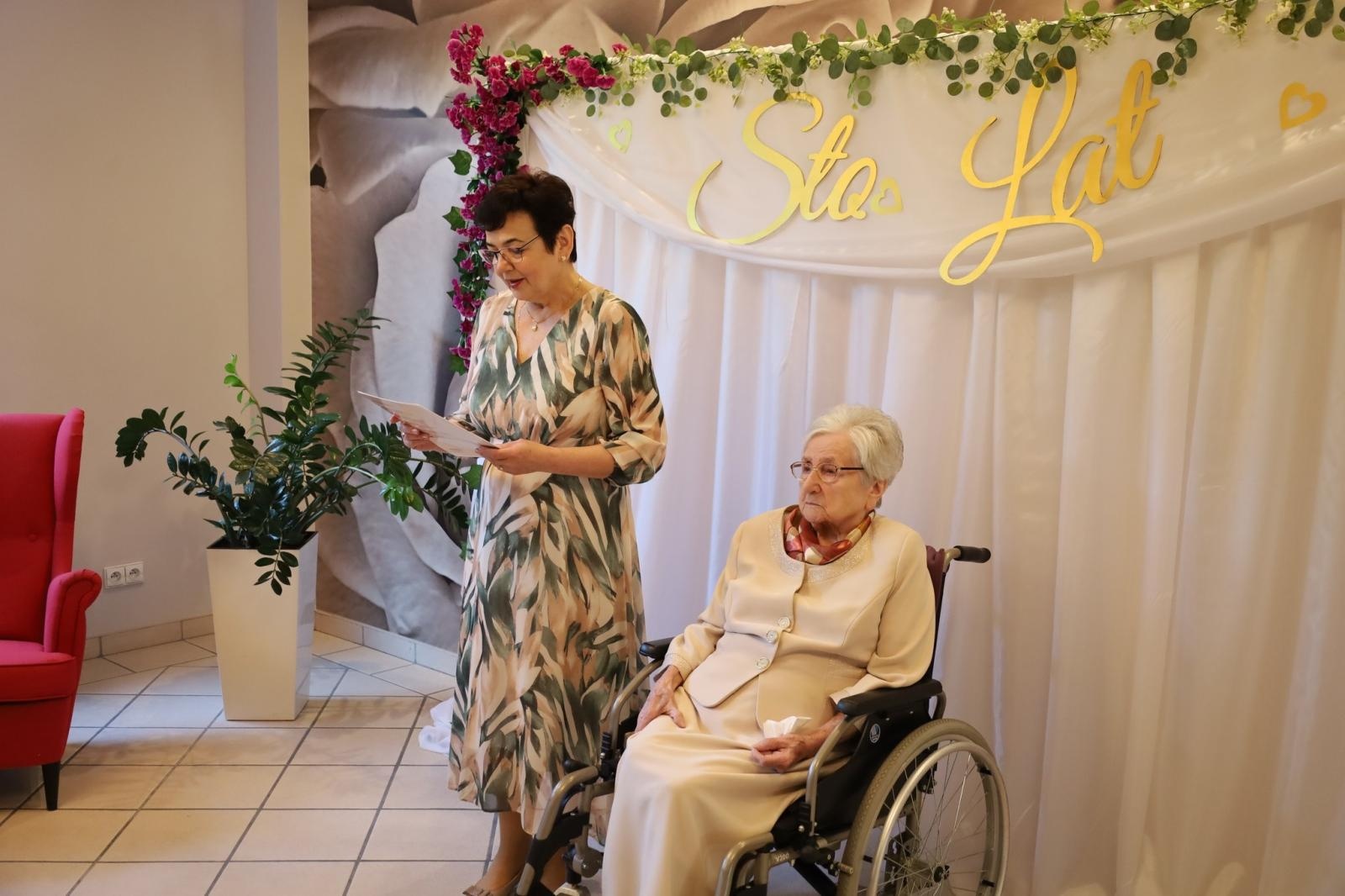 Zdjęcie w galerii na portalu naszraciborz.pl: W Złotej Jesieni świętowano setne urodziny Anieli Korniak wiadomości z regionu