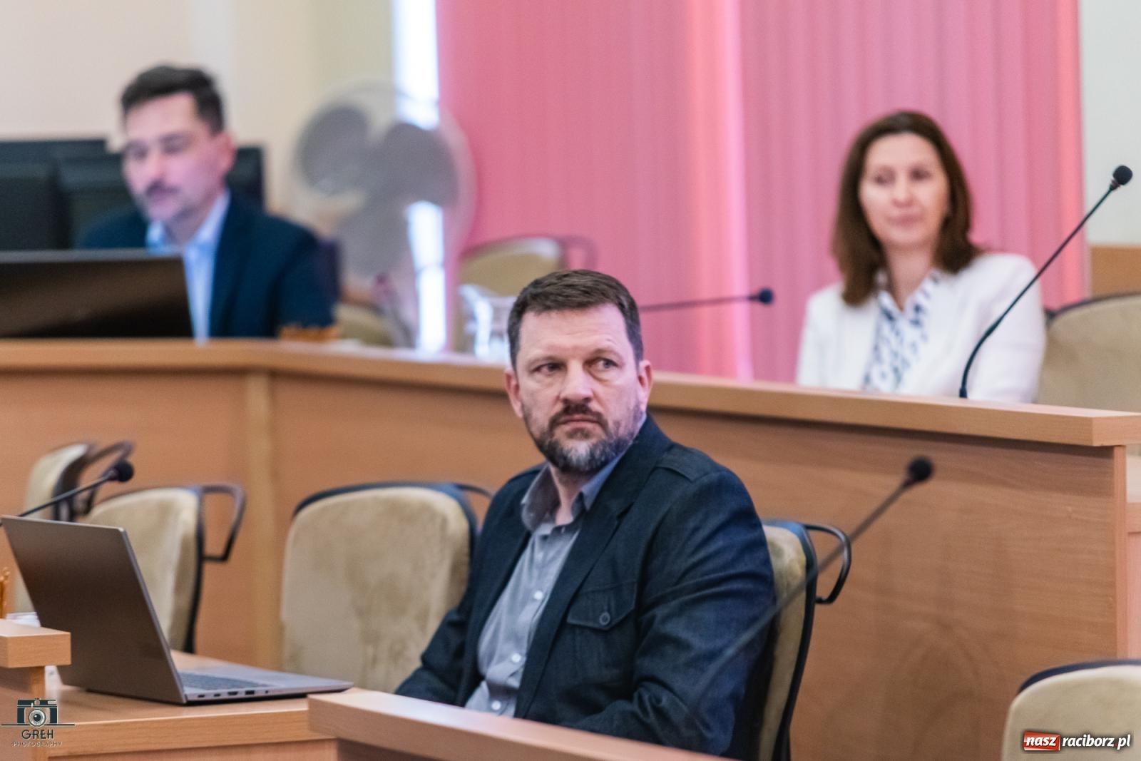 Zdjęcie w galerii na portalu naszraciborz.pl: Mieszkańców mniej, śmieci więcej, odzysk poniżej normy. Radni o opłatach za odbiór odpadów wiadomości z regionu