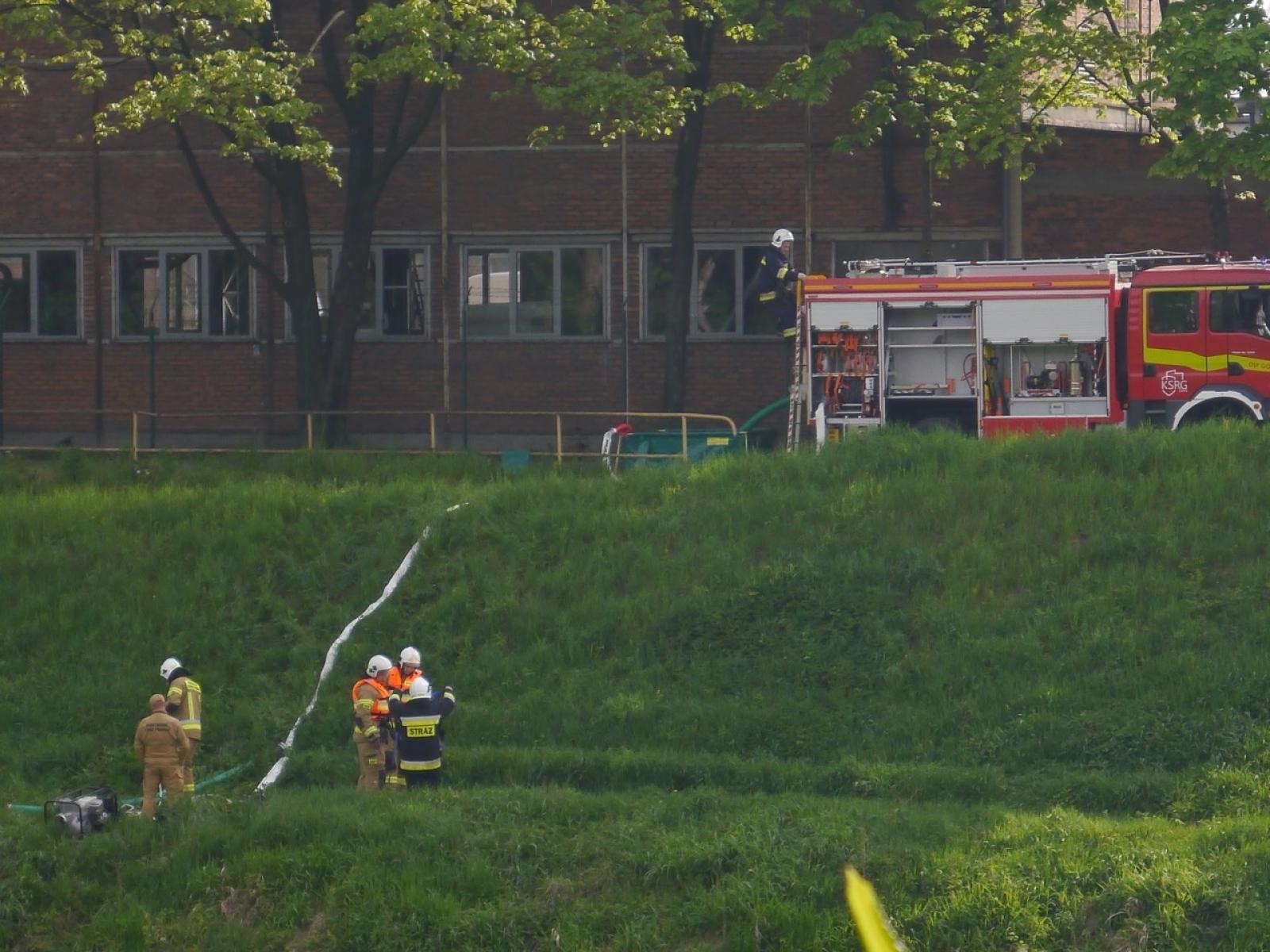 Zdjęcie w galerii na portalu naszraciborz.pl: Ćwiczenia strażackiej kompanii odwodowej w Raciborzu: działania na terenie Tokai Cobex wiadomości z regionu