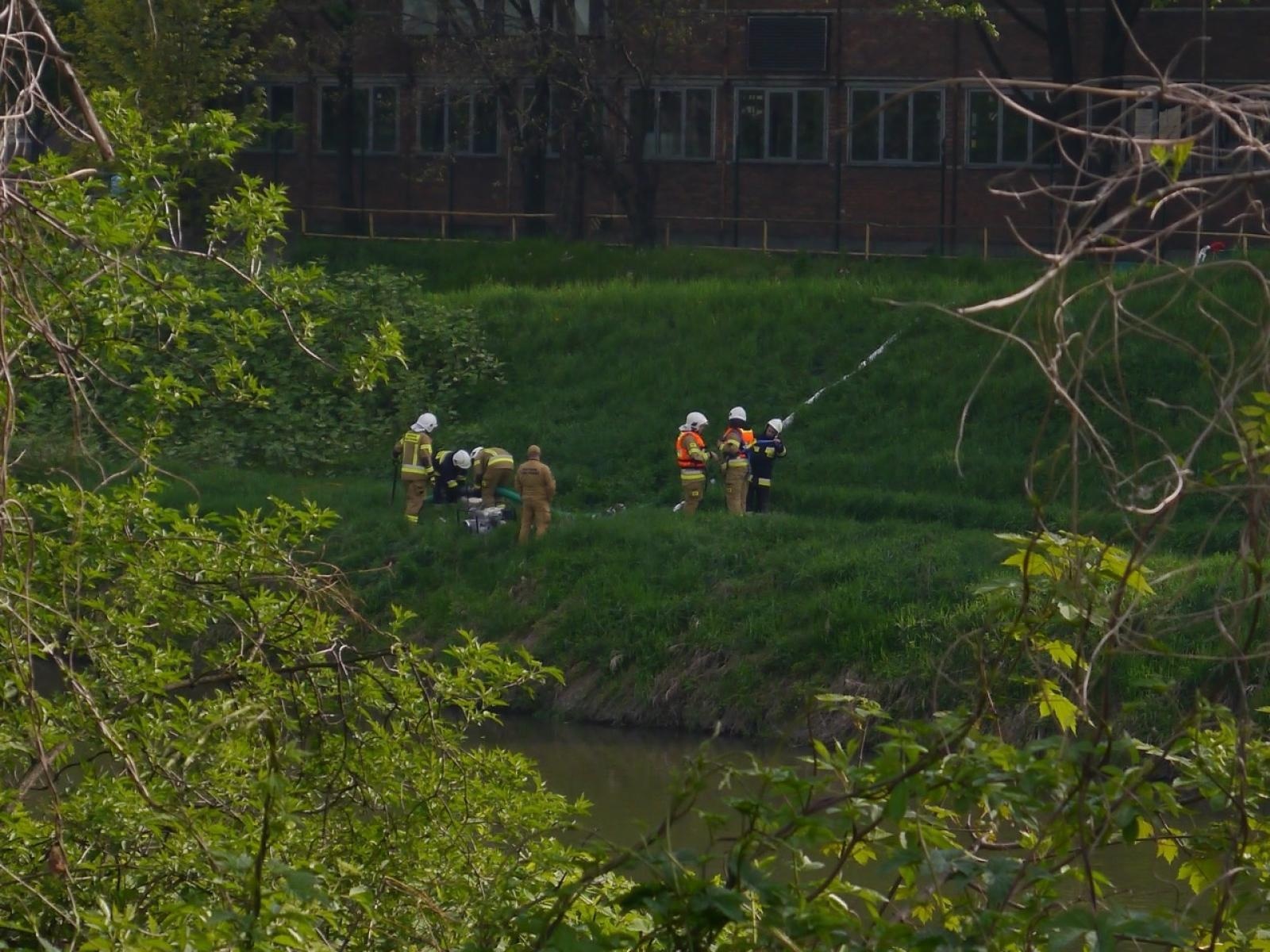 Zdjęcie w galerii na portalu naszraciborz.pl: Ćwiczenia strażackiej kompanii odwodowej w Raciborzu: działania na terenie Tokai Cobex wiadomości z regionu