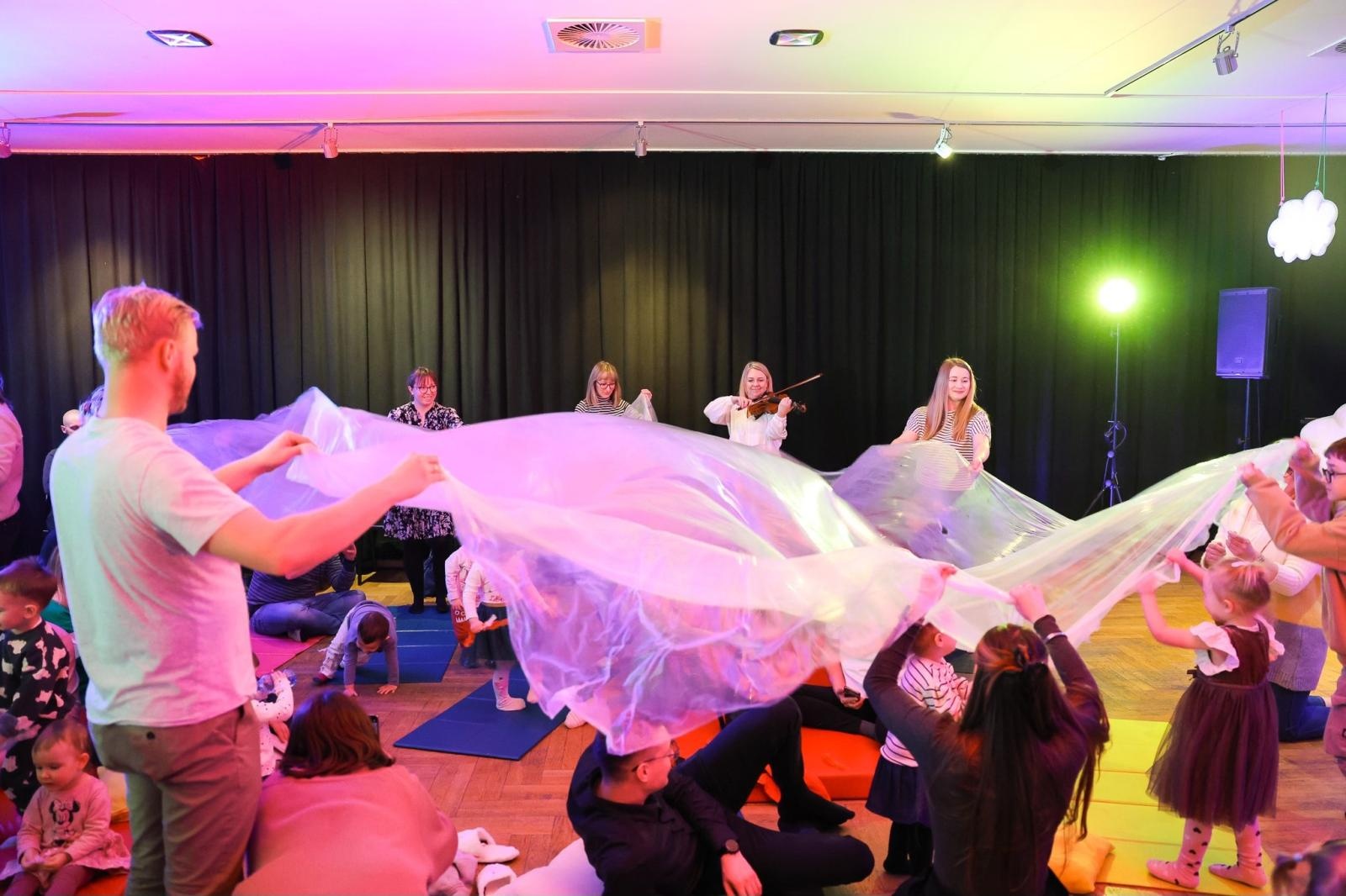 Zdjęcie w galerii na portalu naszraciborz.pl: Maluchy w krainie dźwięku i warzywne historie zapraszają na koncert wiadomości z regionu