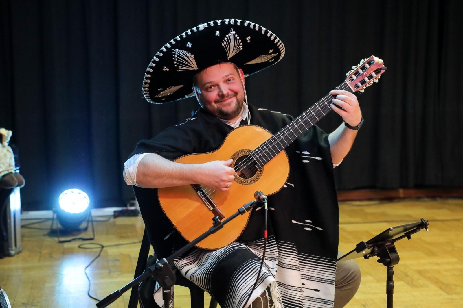 Zdjęcie w galerii na portalu naszraciborz.pl: Maluchy w krainie dźwięku i warzywne historie zapraszają na koncert wiadomości z regionu