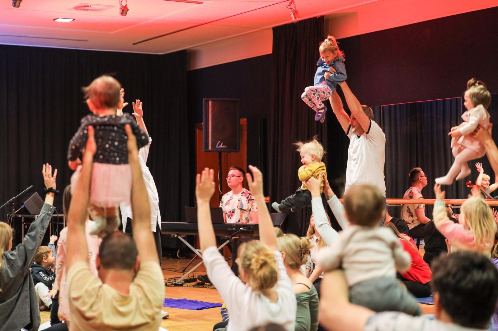 Zdjęcie w galerii na portalu naszraciborz.pl: Maluchy w krainie dźwięku i warzywne historie zapraszają na koncert wiadomości z regionu