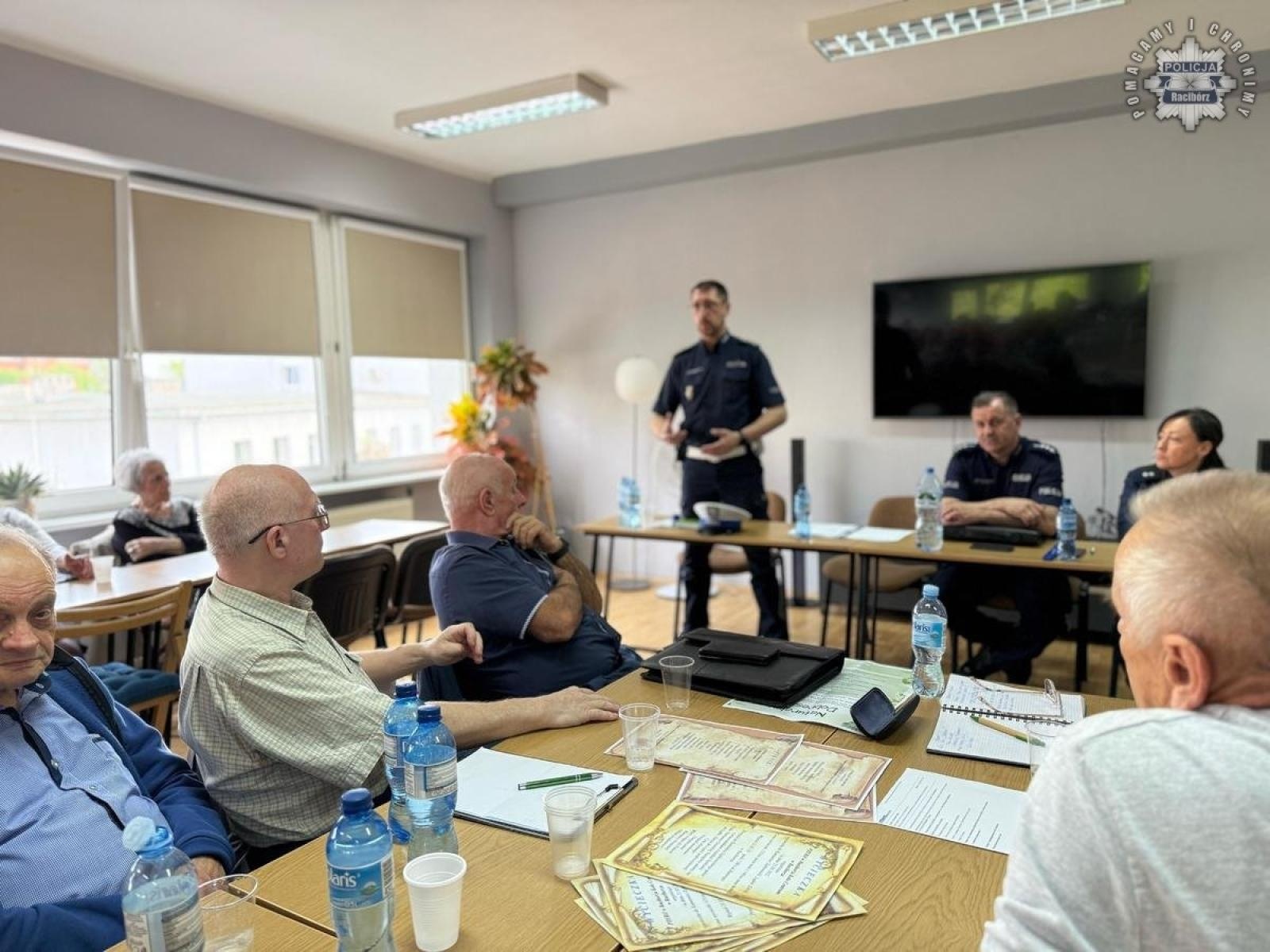 Zdjęcie w galerii na portalu naszraciborz.pl: Bezpieczny senior. Wspólna debata w Raciborzu wiadomości z regionu