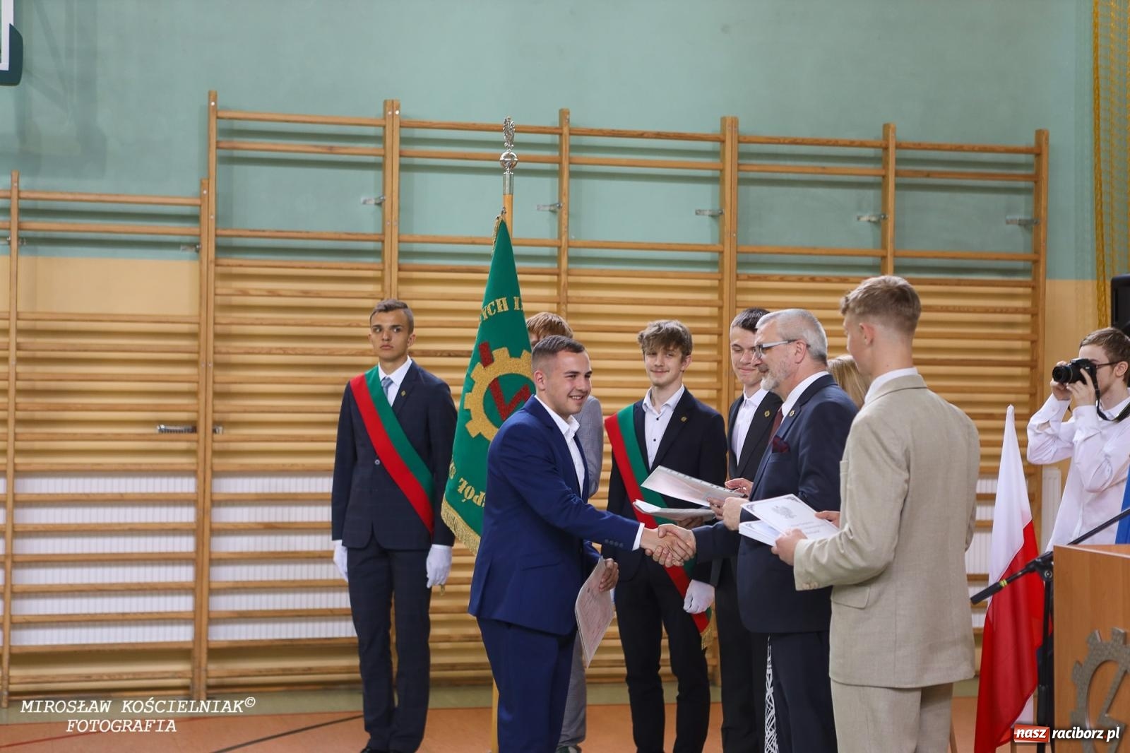 Zdjęcie w galerii na portalu naszraciborz.pl: Raciborska politechnika nad Odrą pożegnała absolwentów wiadomości z regionu