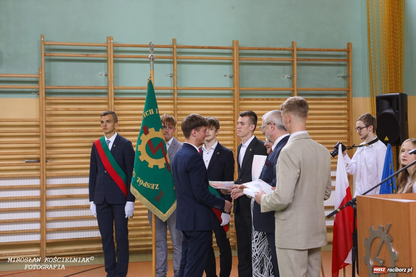 Zdjęcie w galerii na portalu naszraciborz.pl: Raciborska politechnika nad Odrą pożegnała absolwentów wiadomości z regionu