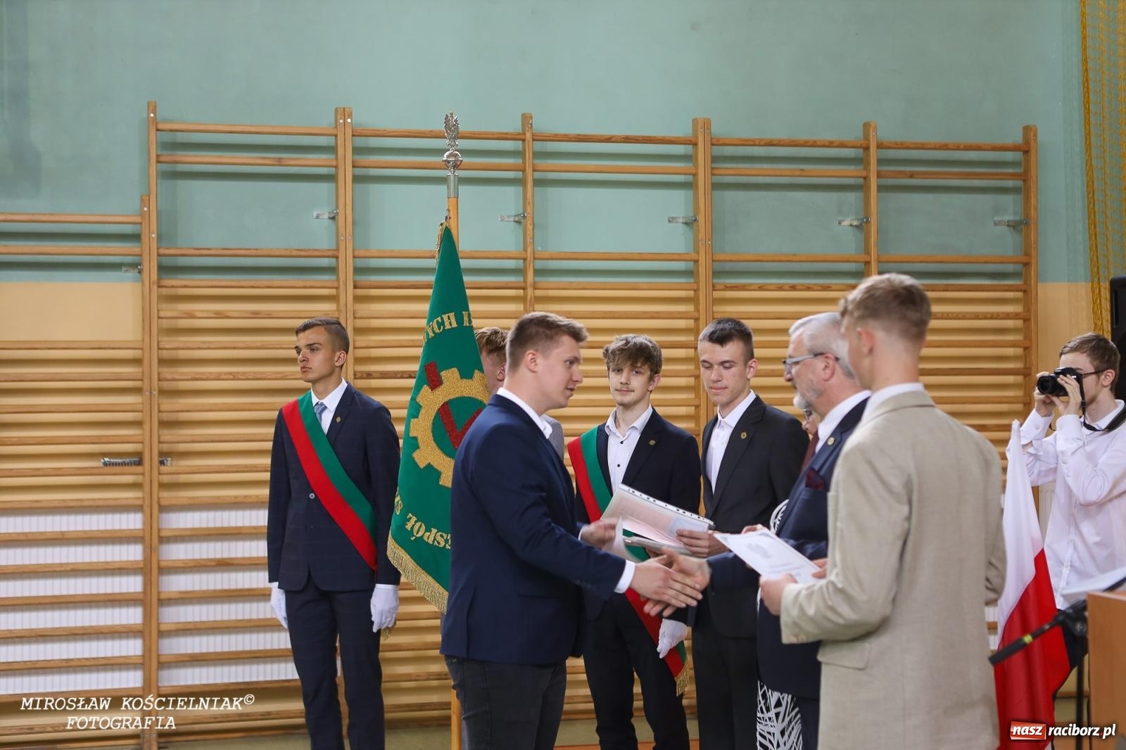 Zdjęcie w galerii na portalu naszraciborz.pl: Raciborska politechnika nad Odrą pożegnała absolwentów wiadomości z regionu