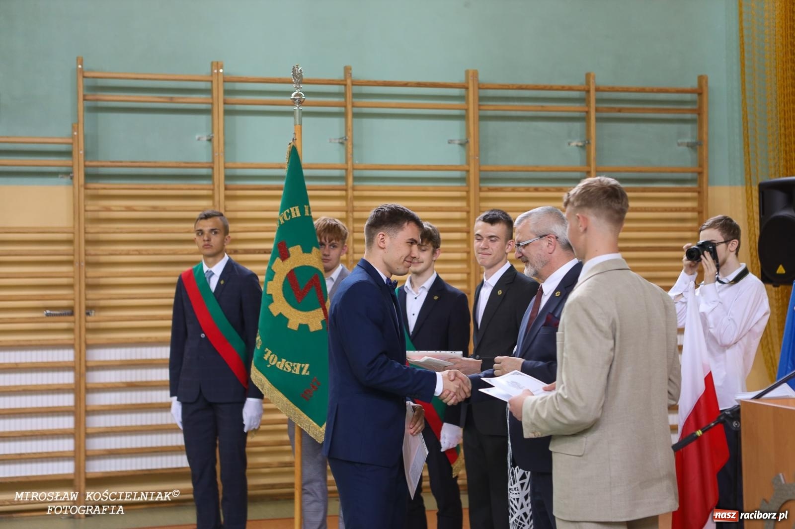 Zdjęcie w galerii na portalu naszraciborz.pl: Raciborska politechnika nad Odrą pożegnała absolwentów wiadomości z regionu