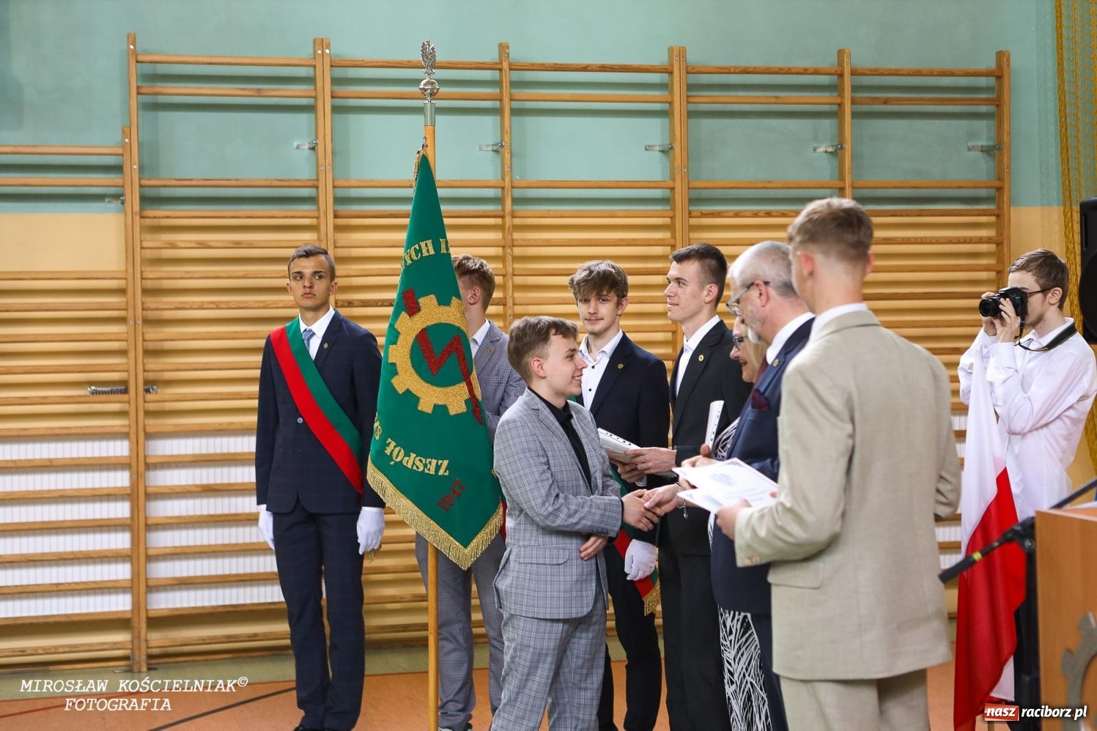 Zdjęcie w galerii na portalu naszraciborz.pl: Raciborska politechnika nad Odrą pożegnała absolwentów wiadomości z regionu