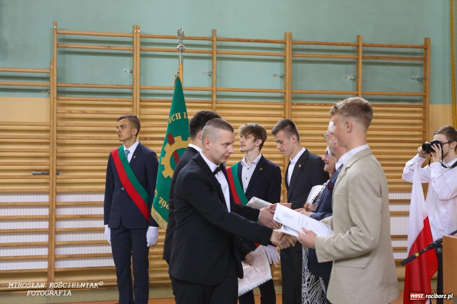 Zdjęcie w galerii na portalu naszraciborz.pl: Raciborska politechnika nad Odrą pożegnała absolwentów wiadomości z regionu