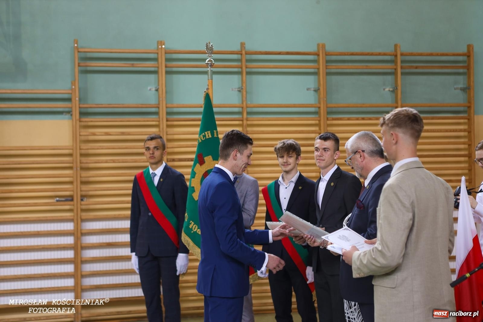 Zdjęcie w galerii na portalu naszraciborz.pl: Raciborska politechnika nad Odrą pożegnała absolwentów wiadomości z regionu