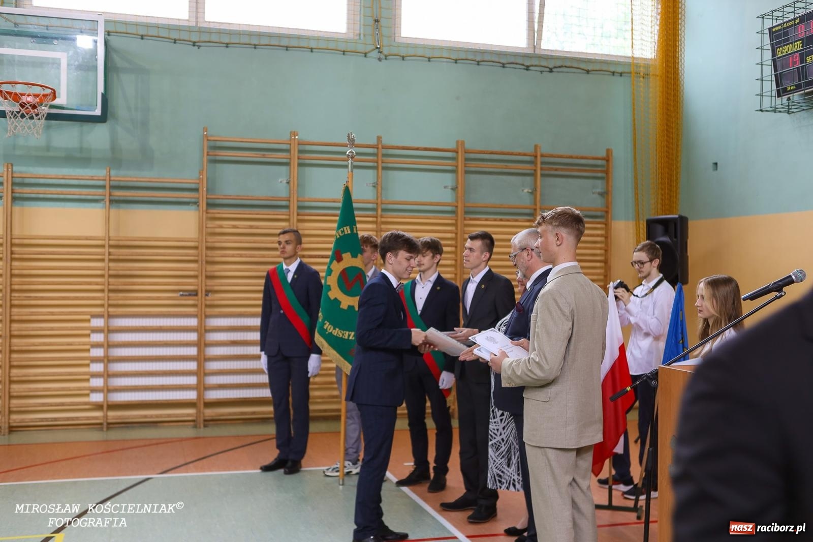 Zdjęcie w galerii na portalu naszraciborz.pl: Raciborska politechnika nad Odrą pożegnała absolwentów wiadomości z regionu