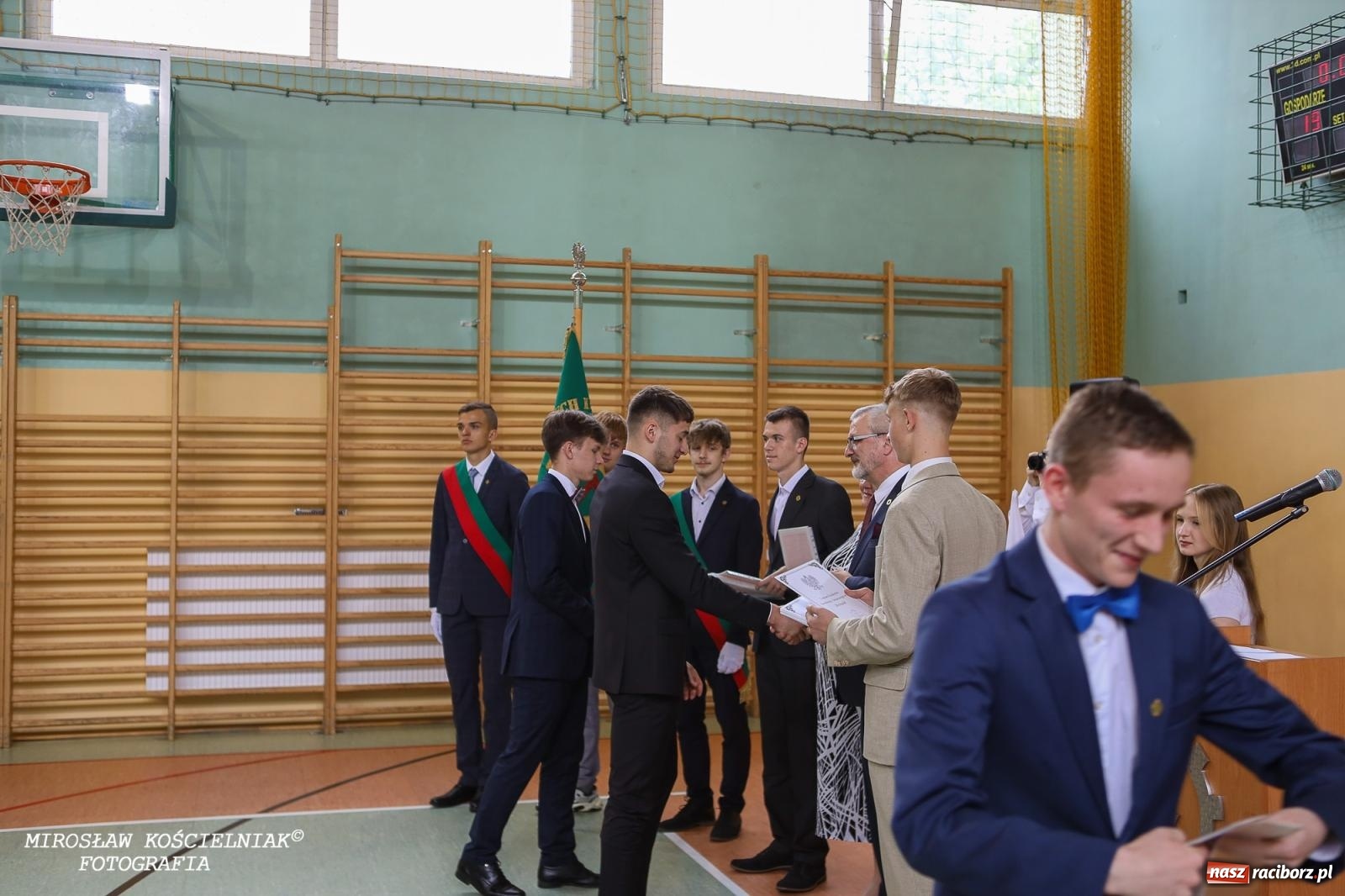 Zdjęcie w galerii na portalu naszraciborz.pl: Raciborska politechnika nad Odrą pożegnała absolwentów wiadomości z regionu