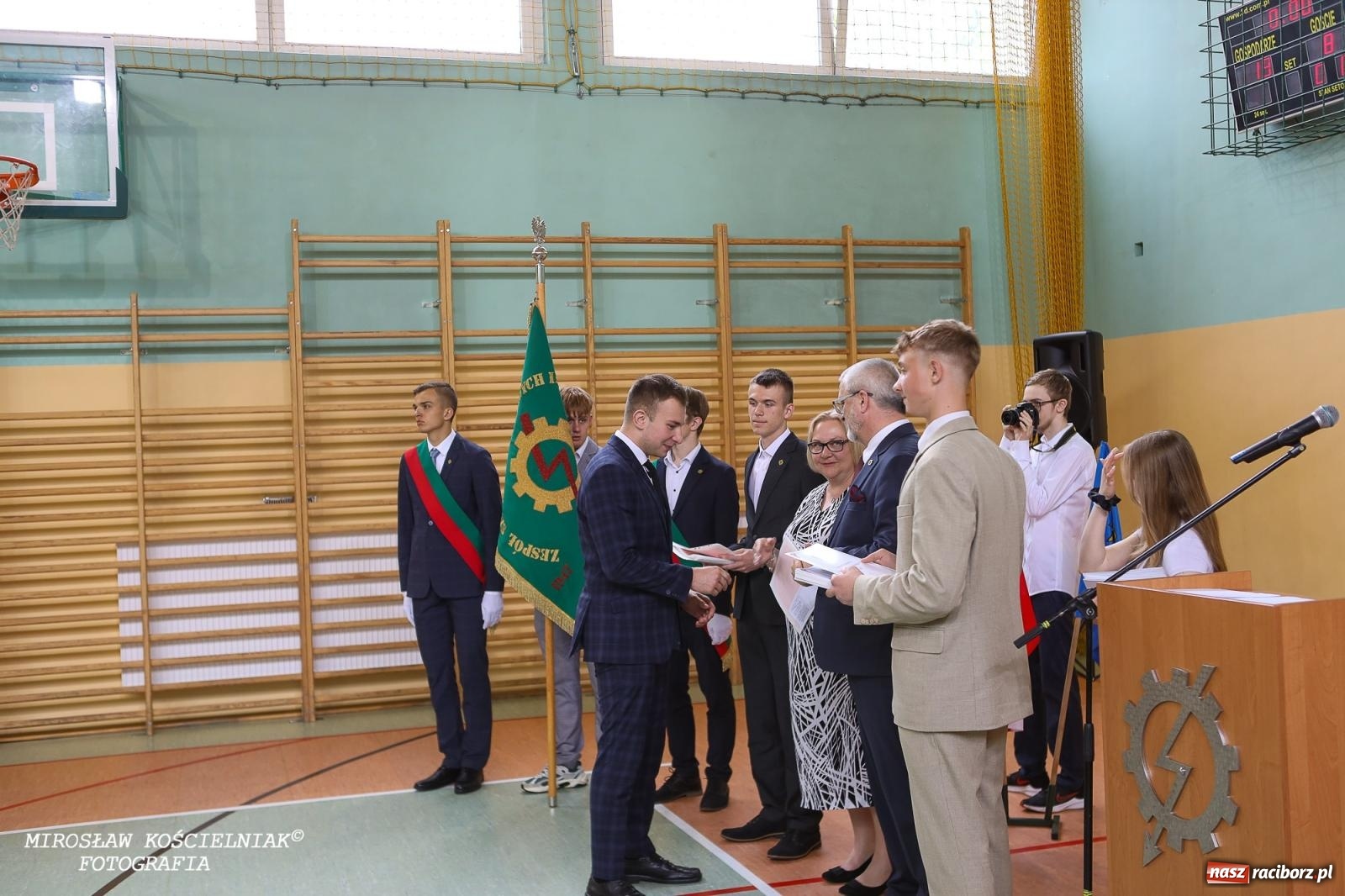 Zdjęcie w galerii na portalu naszraciborz.pl: Raciborska politechnika nad Odrą pożegnała absolwentów wiadomości z regionu