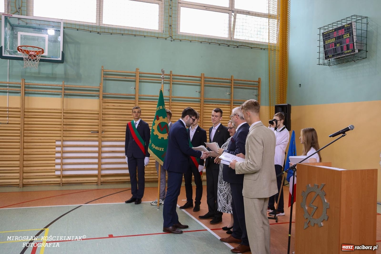 Zdjęcie w galerii na portalu naszraciborz.pl: Raciborska politechnika nad Odrą pożegnała absolwentów wiadomości z regionu