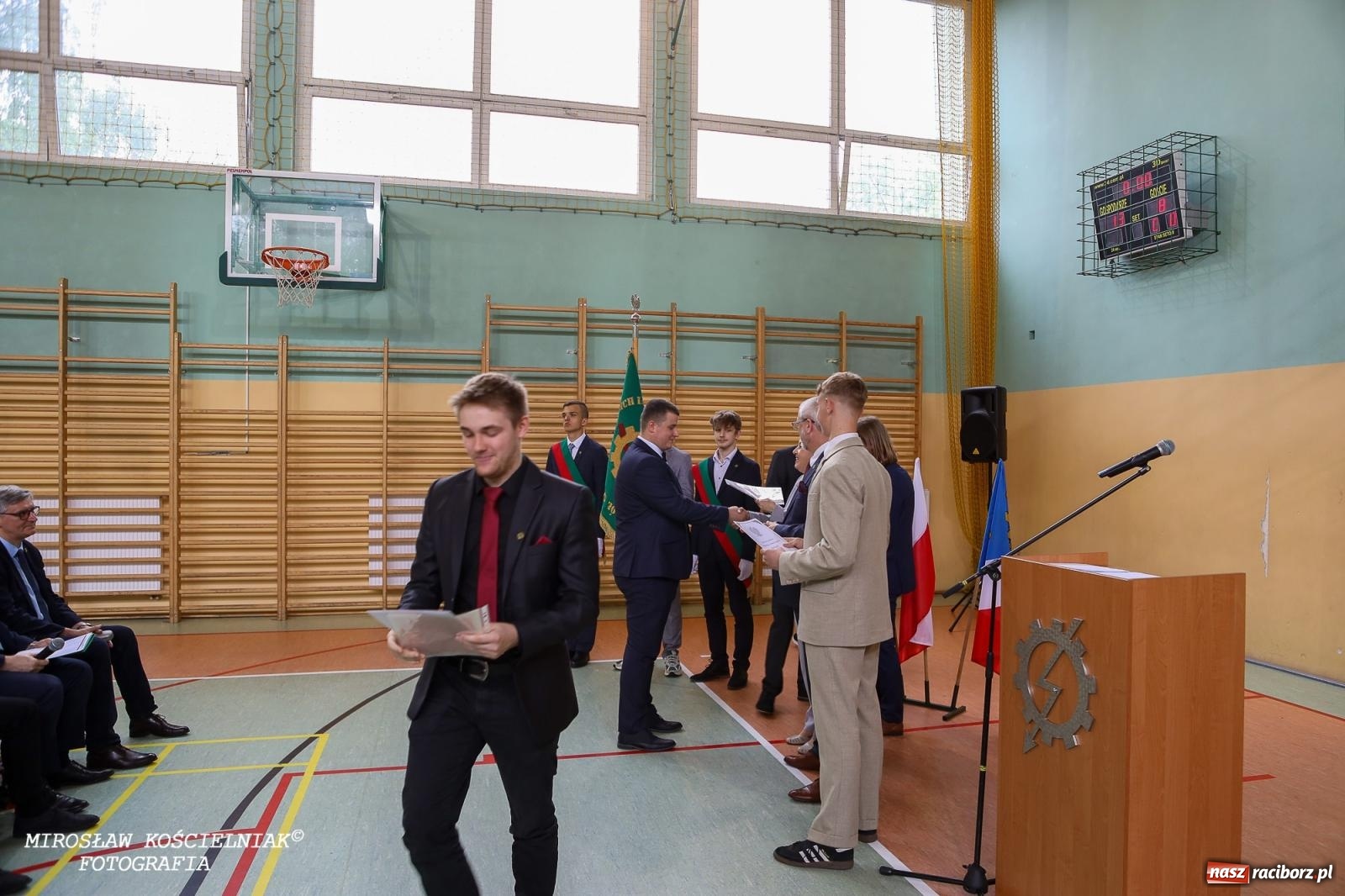 Zdjęcie w galerii na portalu naszraciborz.pl: Raciborska politechnika nad Odrą pożegnała absolwentów wiadomości z regionu