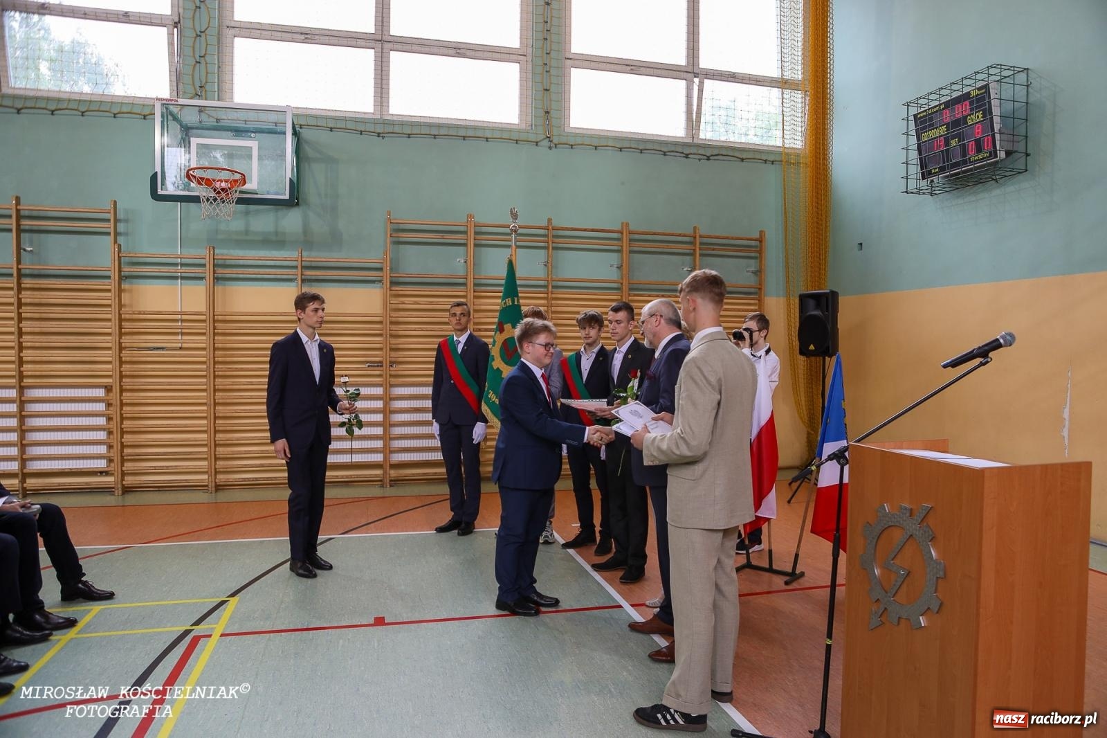 Zdjęcie w galerii na portalu naszraciborz.pl: Raciborska politechnika nad Odrą pożegnała absolwentów wiadomości z regionu