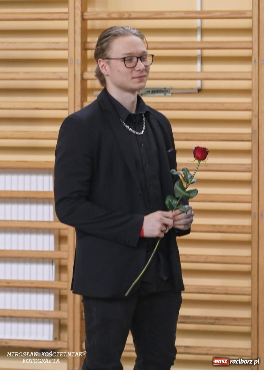 Zdjęcie w galerii na portalu naszraciborz.pl: Raciborska politechnika nad Odrą pożegnała absolwentów wiadomości z regionu