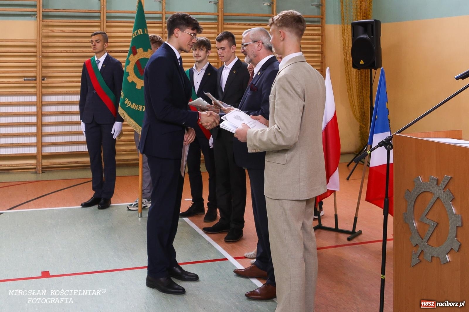 Zdjęcie w galerii na portalu naszraciborz.pl: Raciborska politechnika nad Odrą pożegnała absolwentów wiadomości z regionu