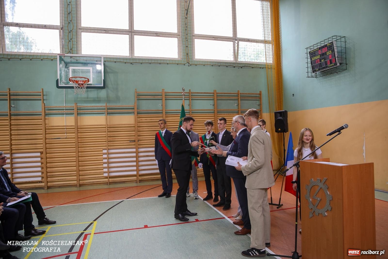 Zdjęcie w galerii na portalu naszraciborz.pl: Raciborska politechnika nad Odrą pożegnała absolwentów wiadomości z regionu