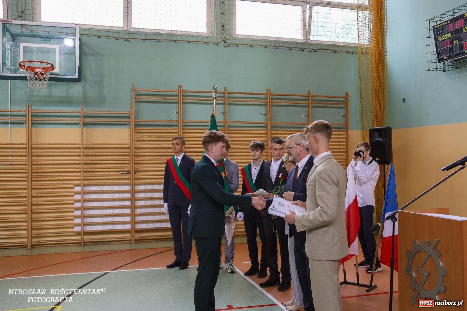 Zdjęcie w galerii na portalu naszraciborz.pl: Raciborska politechnika nad Odrą pożegnała absolwentów wiadomości z regionu