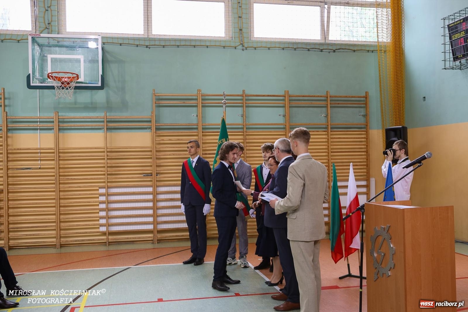 Zdjęcie w galerii na portalu naszraciborz.pl: Raciborska politechnika nad Odrą pożegnała absolwentów wiadomości z regionu