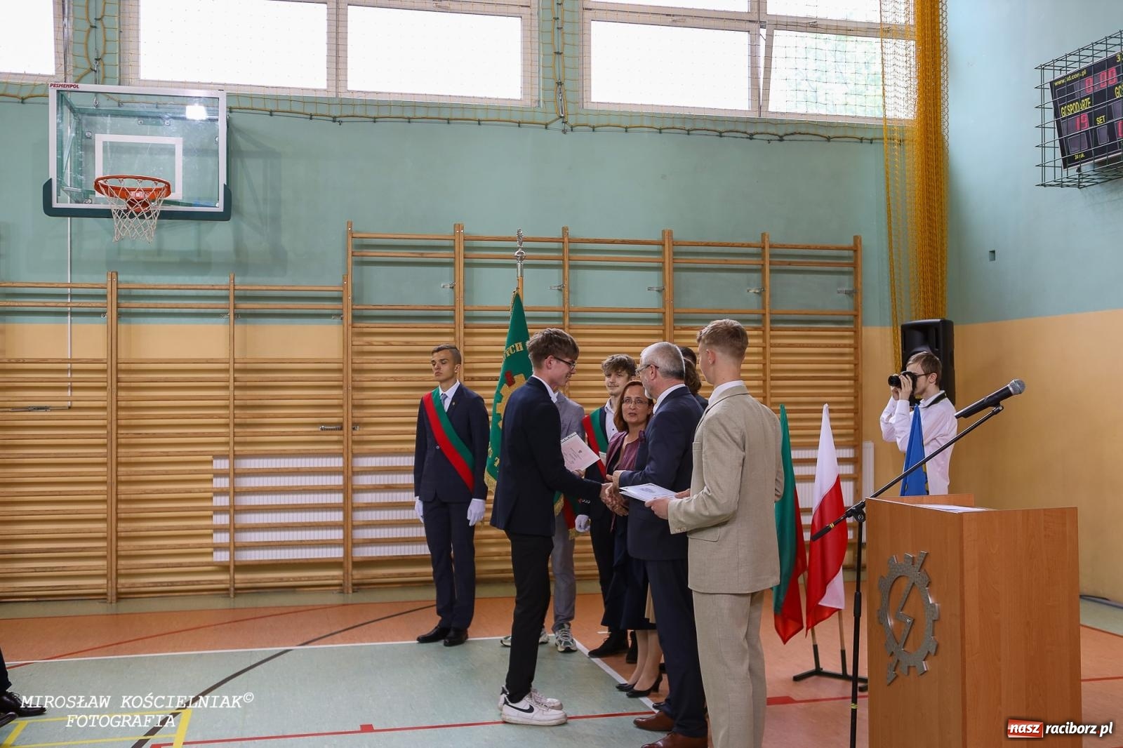 Zdjęcie w galerii na portalu naszraciborz.pl: Raciborska politechnika nad Odrą pożegnała absolwentów wiadomości z regionu