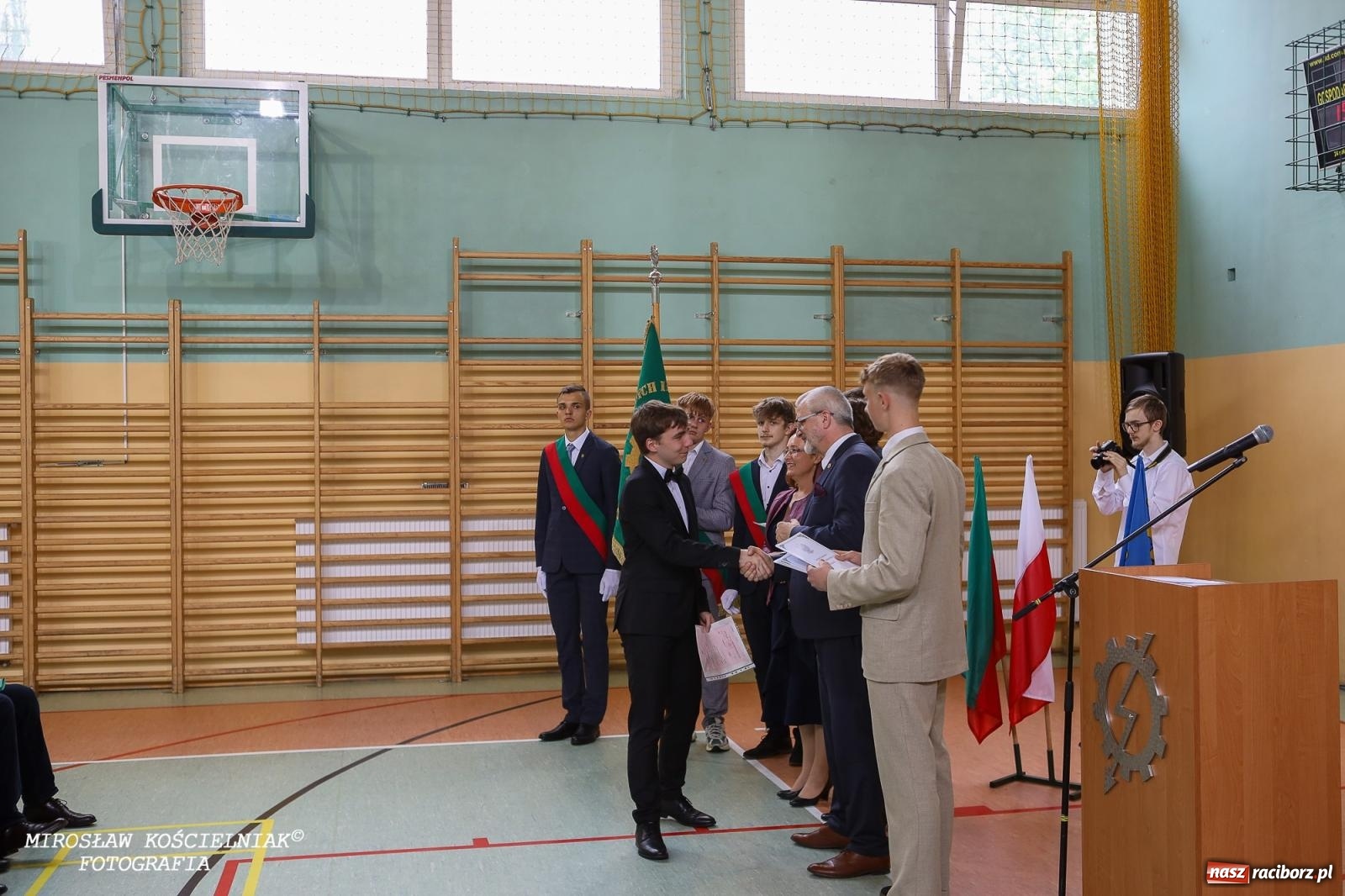 Zdjęcie w galerii na portalu naszraciborz.pl: Raciborska politechnika nad Odrą pożegnała absolwentów wiadomości z regionu