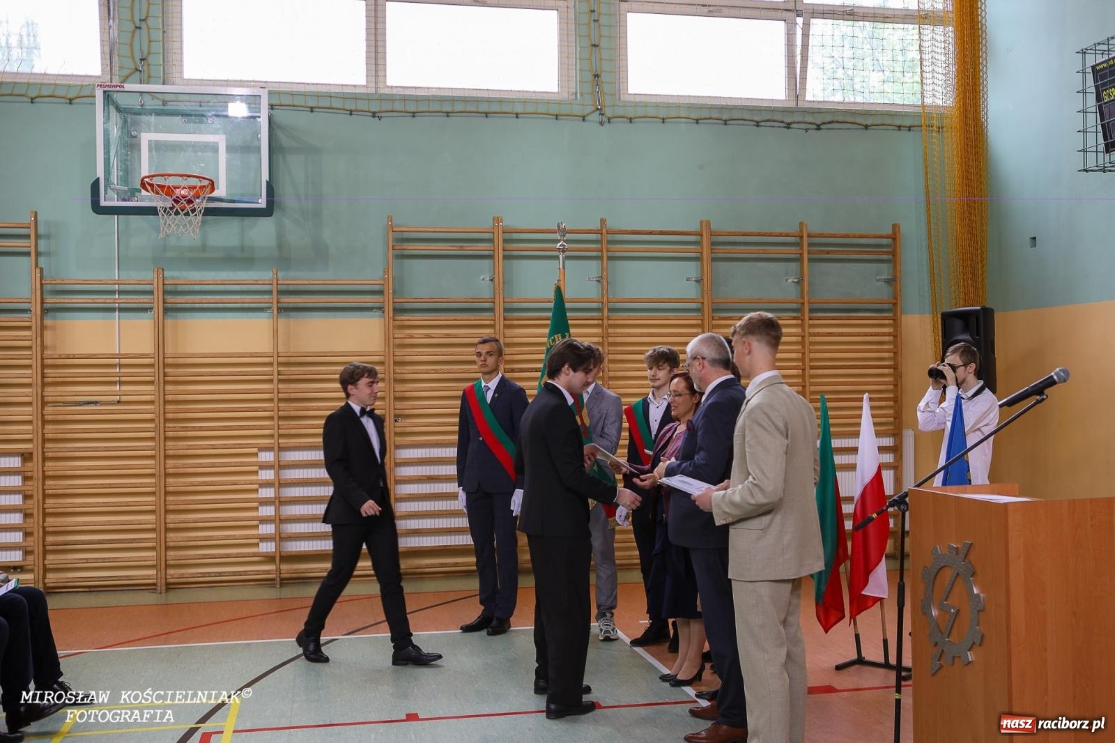 Zdjęcie w galerii na portalu naszraciborz.pl: Raciborska politechnika nad Odrą pożegnała absolwentów wiadomości z regionu