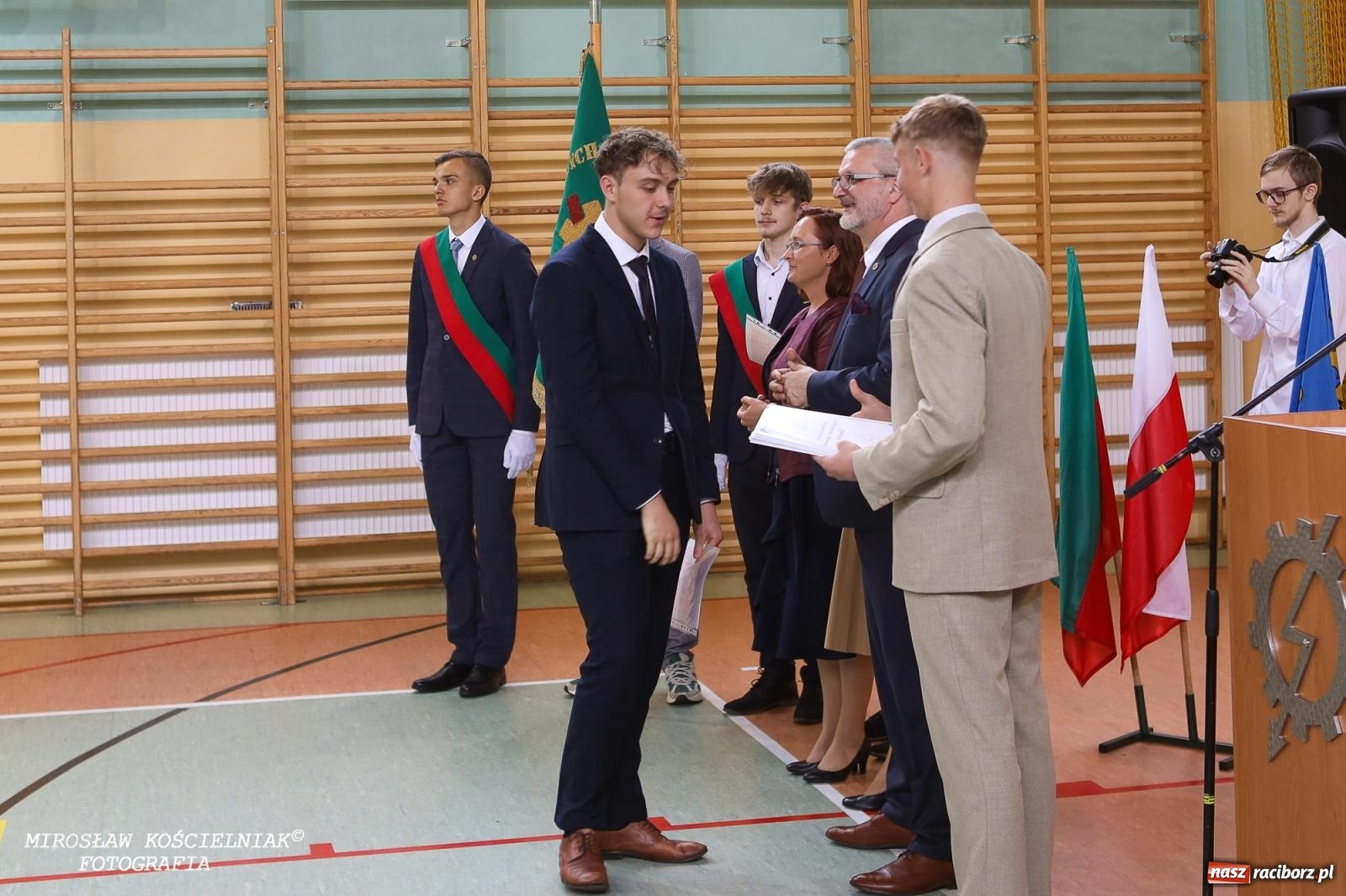 Zdjęcie w galerii na portalu naszraciborz.pl: Raciborska politechnika nad Odrą pożegnała absolwentów wiadomości z regionu