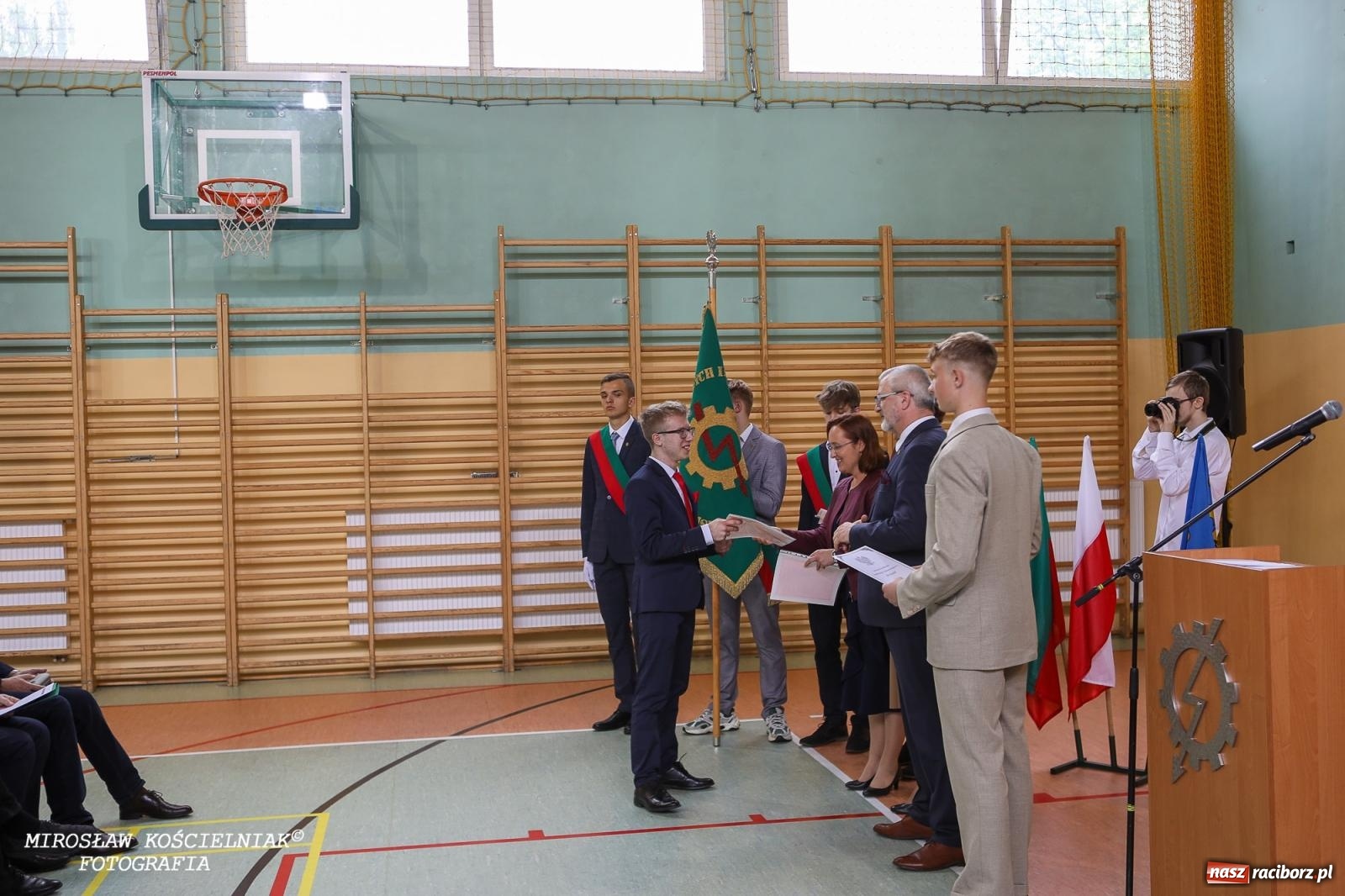 Zdjęcie w galerii na portalu naszraciborz.pl: Raciborska politechnika nad Odrą pożegnała absolwentów wiadomości z regionu